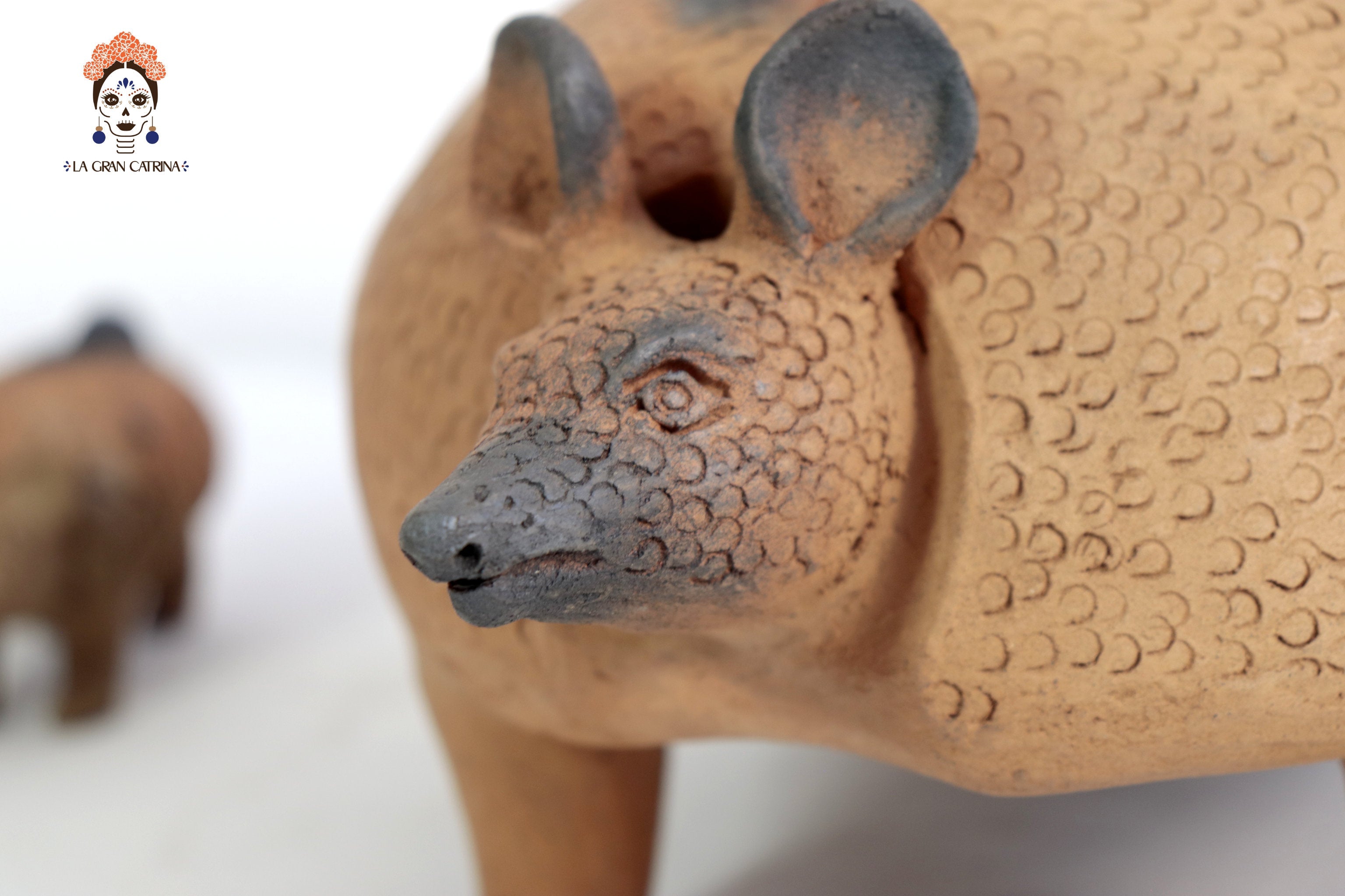 Armadillo with Young of Natural Clay - 11 in. Zipiajo