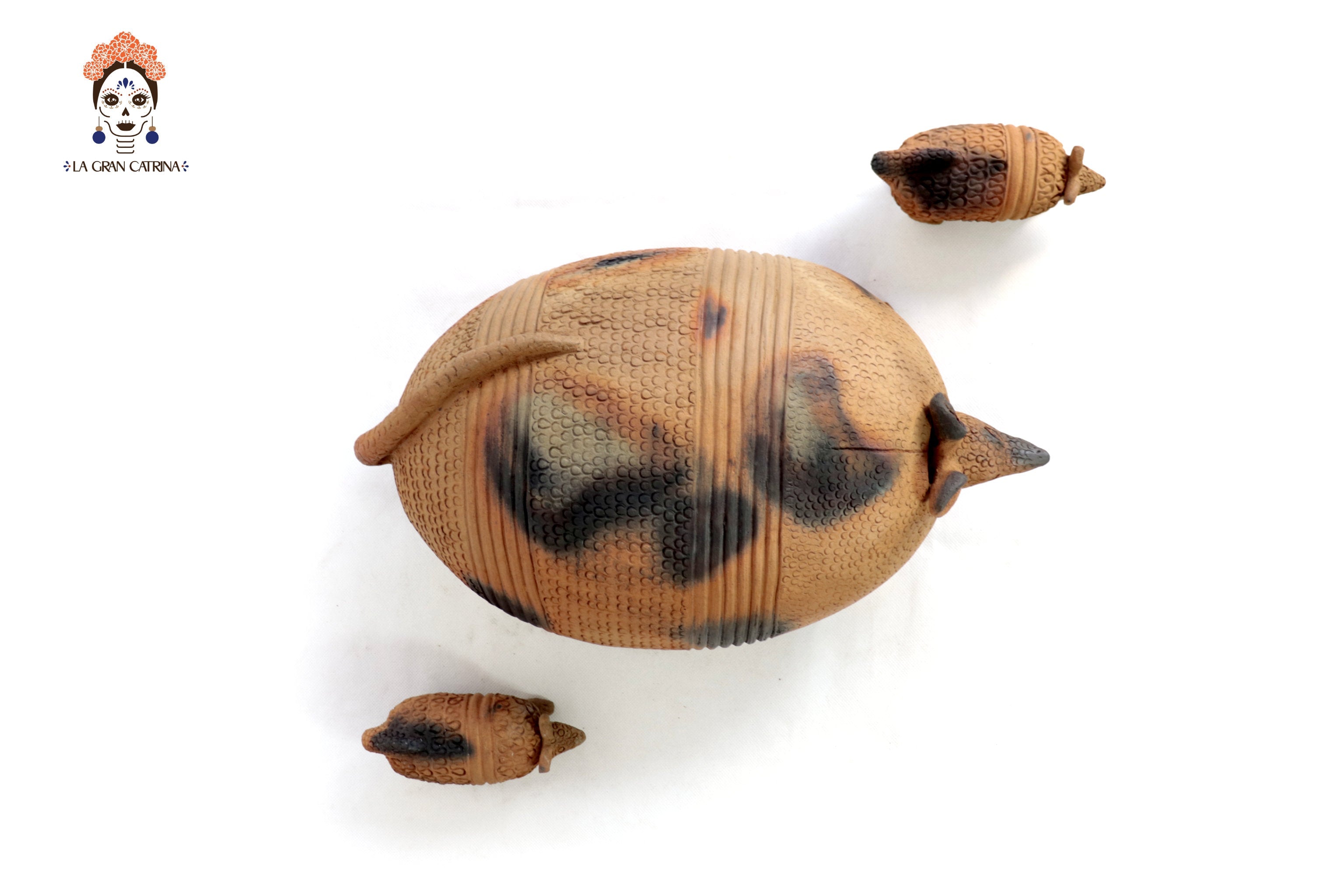 Armadillo with Young of Natural Clay - 11 in. Zipiajo