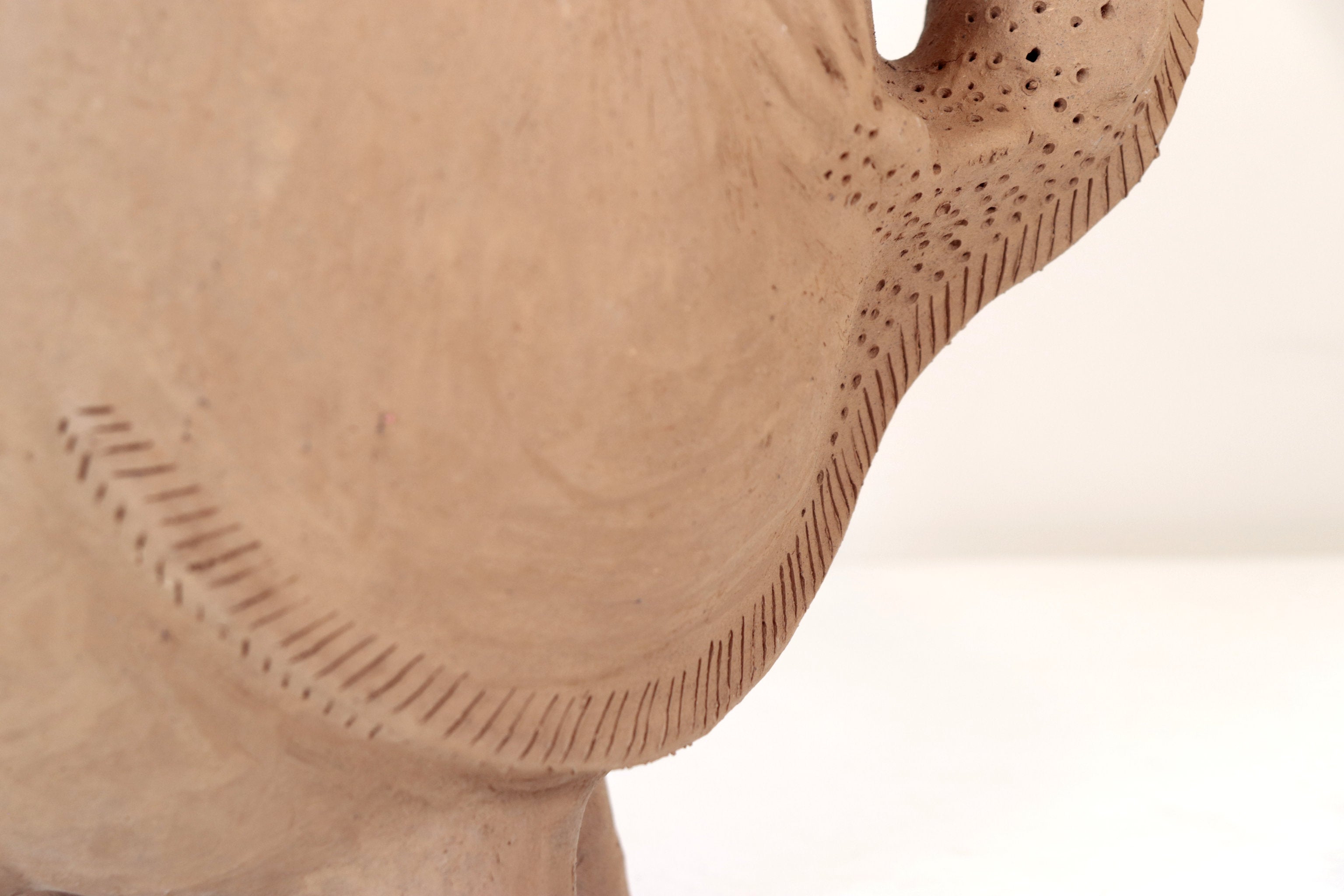 Vase of Natural Clay with Handles of Lagartija - 15.7 in. Zipiajo