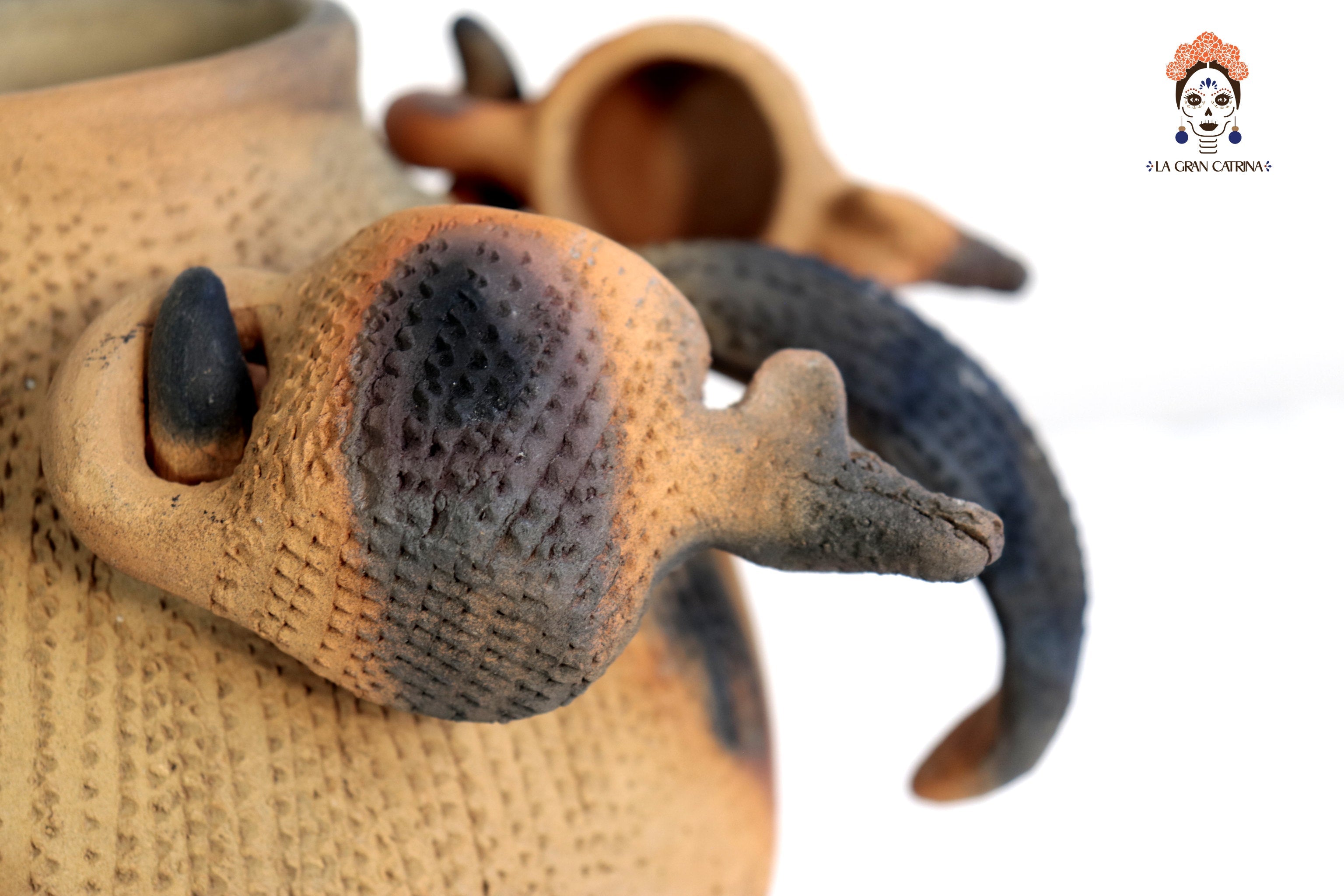 Anteater Punch Bowl of Natural Clay - 14.1 in. Zipiajo