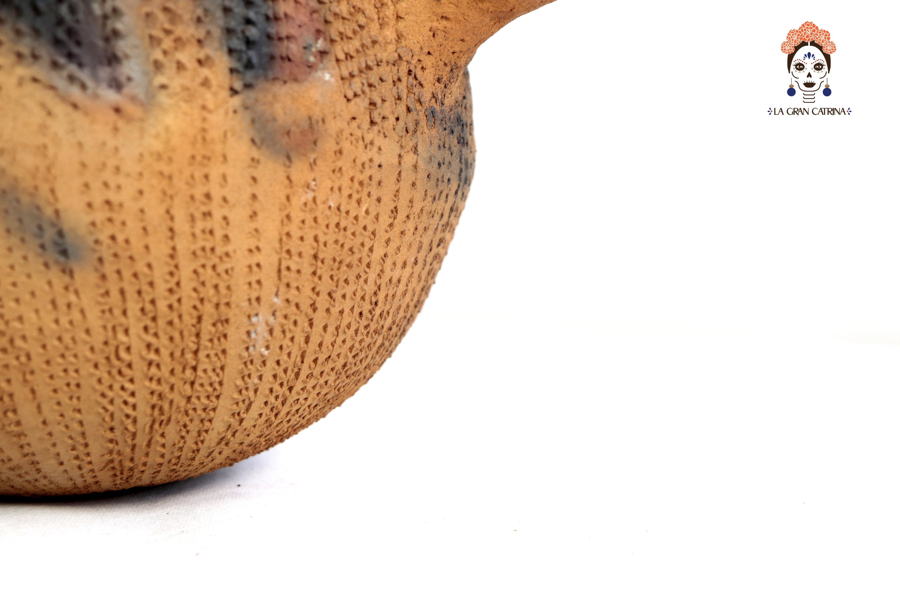 Anteater Punch Bowl of Natural Clay - 14.1 in. Zipiajo