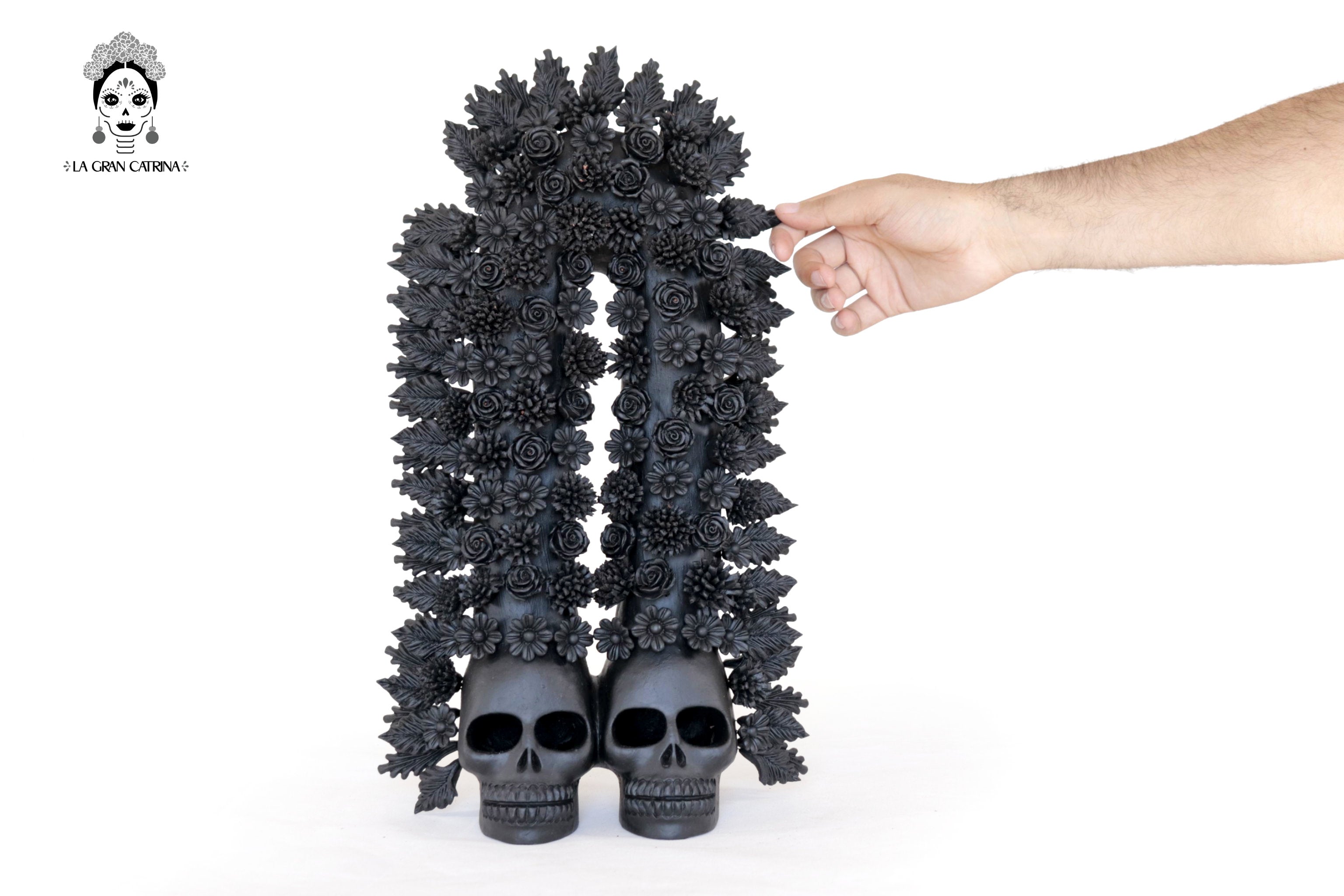 Arch black of skulls and flowers - 16.5 in. Misael Jacobo