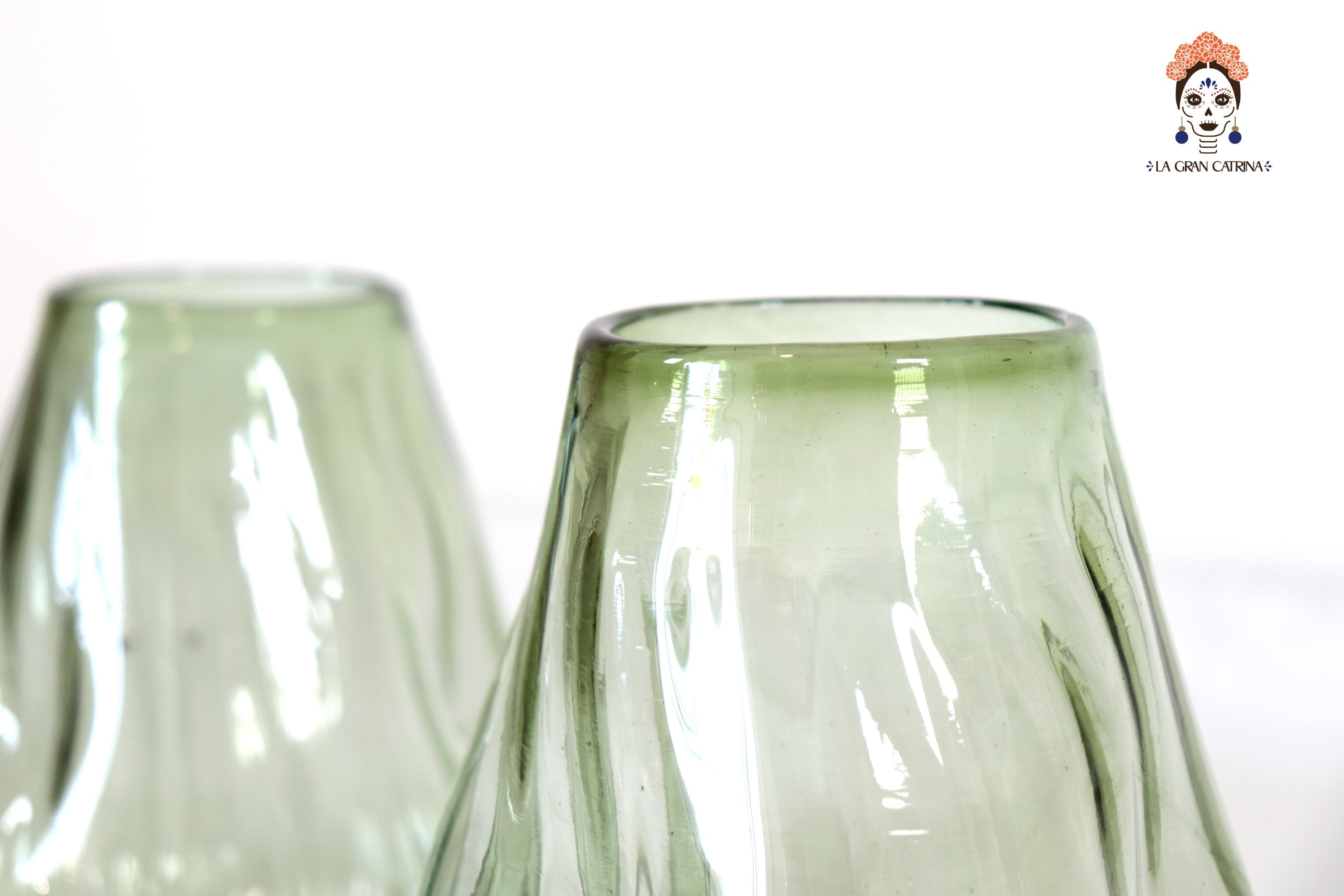 Blown Glass Tumbler Green Oliva 6.6 in. Vidrio Soplado