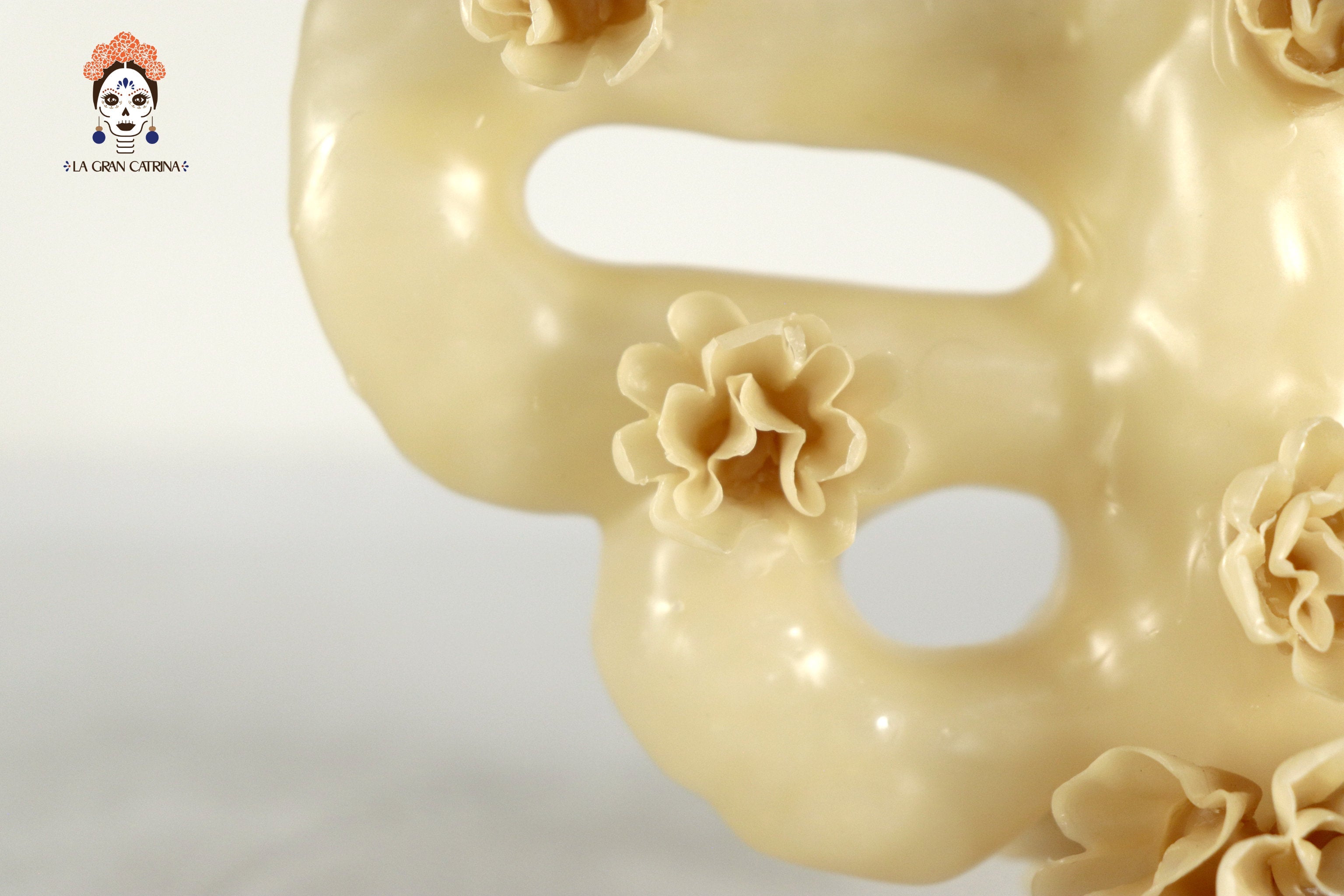 Sculpted Candle - Tree Life - 7 in. Viviana