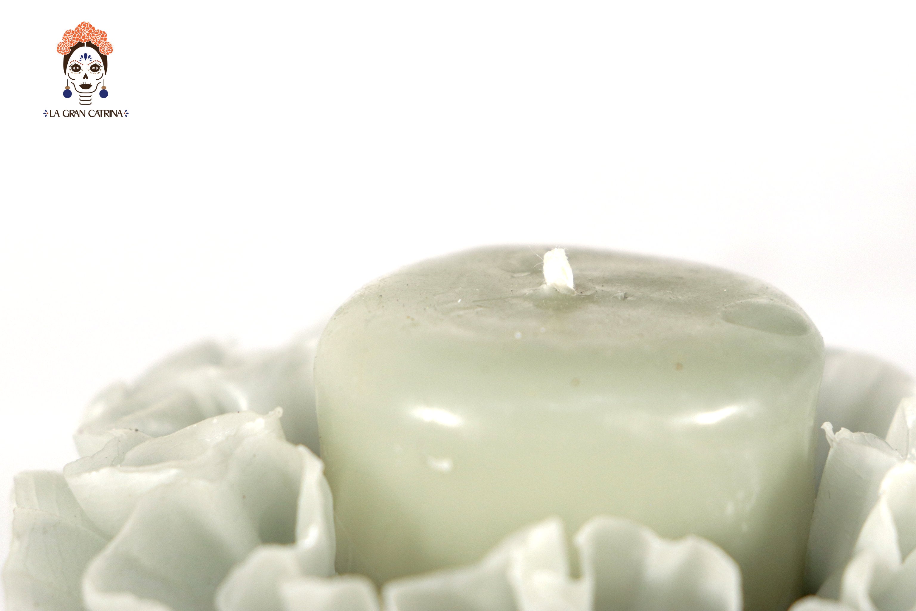 Sculpted Candle - Petals Green Small - 3.9 in. Viviana