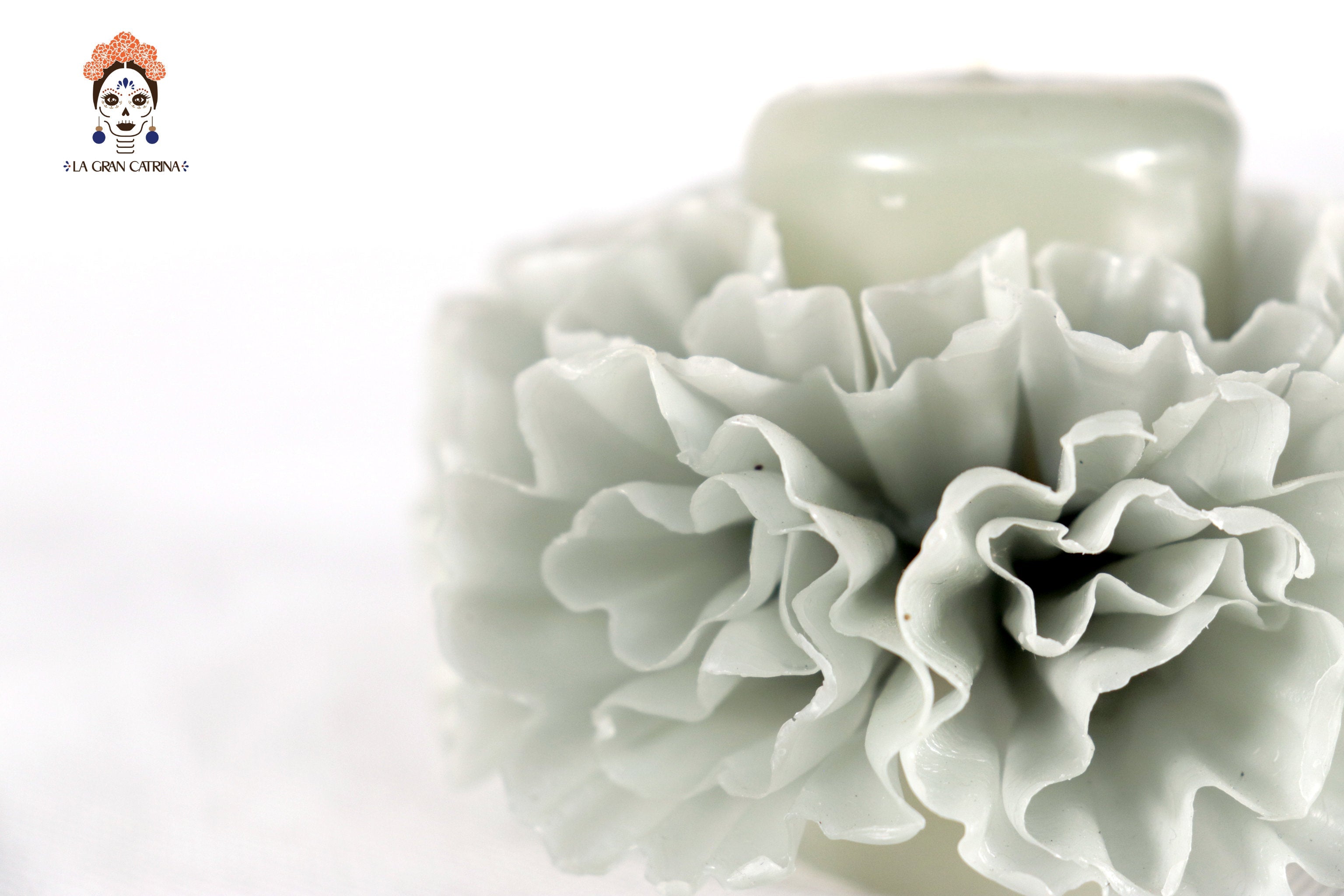 Sculpted Candle - Petals Green Small - 3.9 in. Viviana