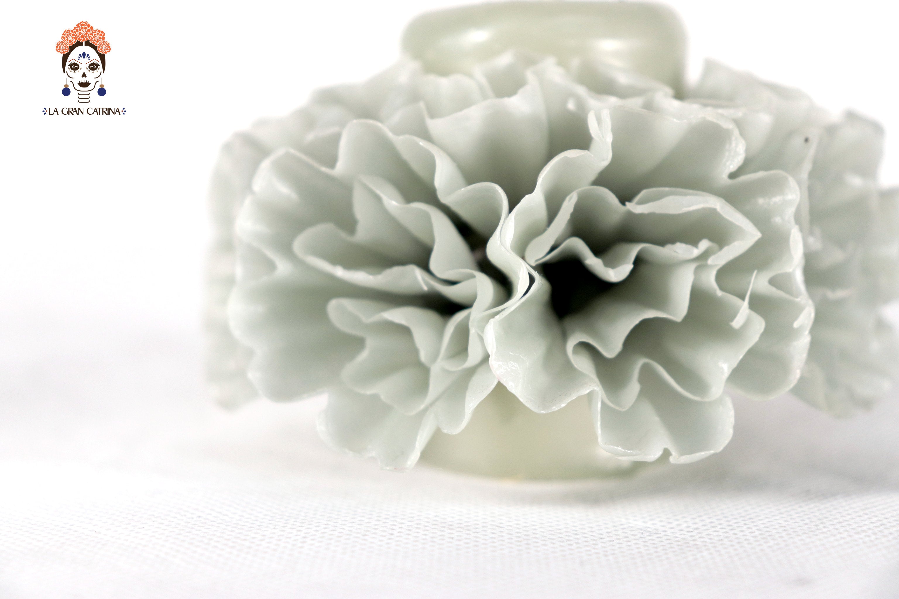 Sculpted Candle - Petals Green Small - 3.9 in. Viviana