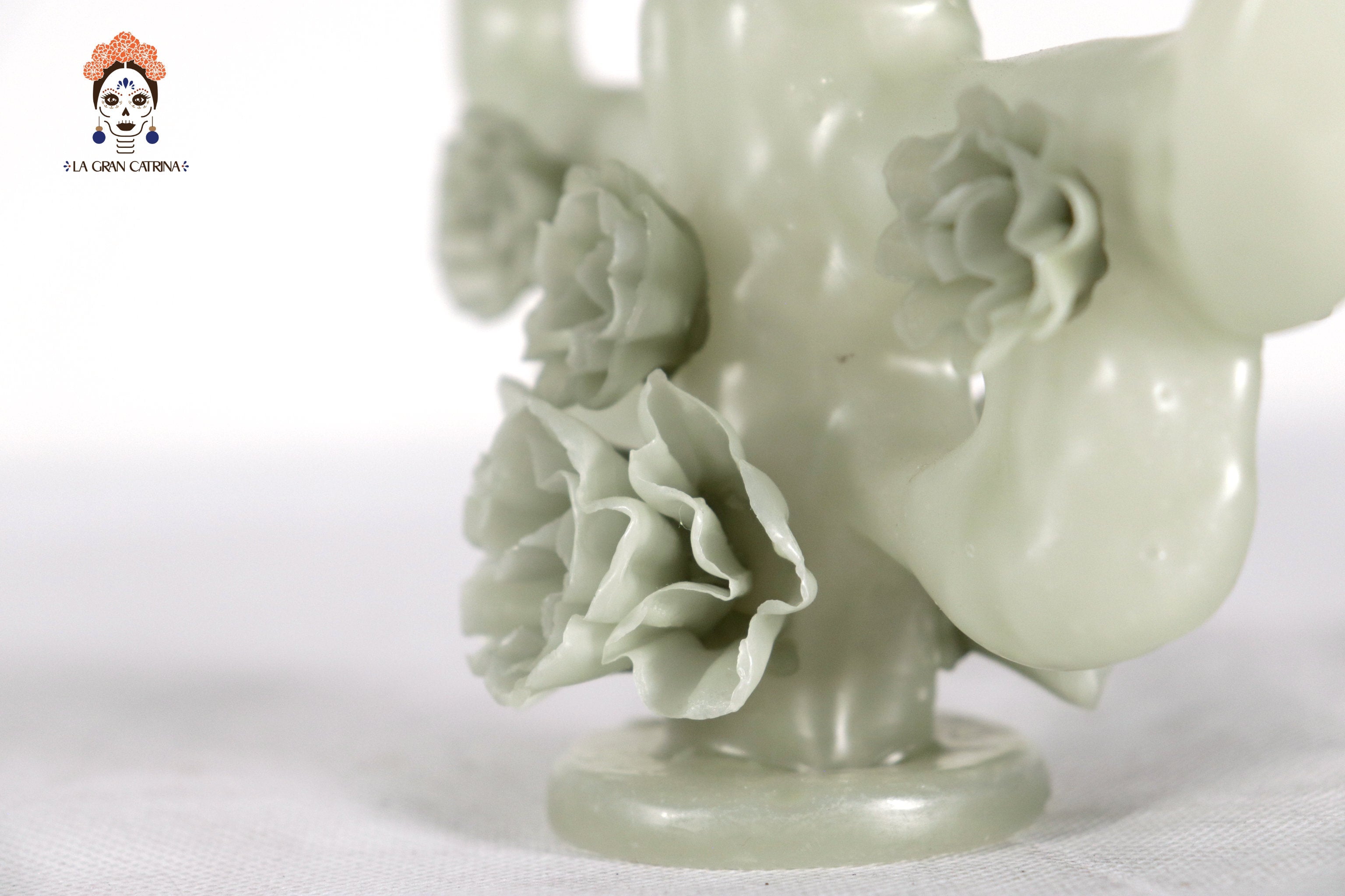Sculpted Candle - Tree Life Green - 7 in. Viviana