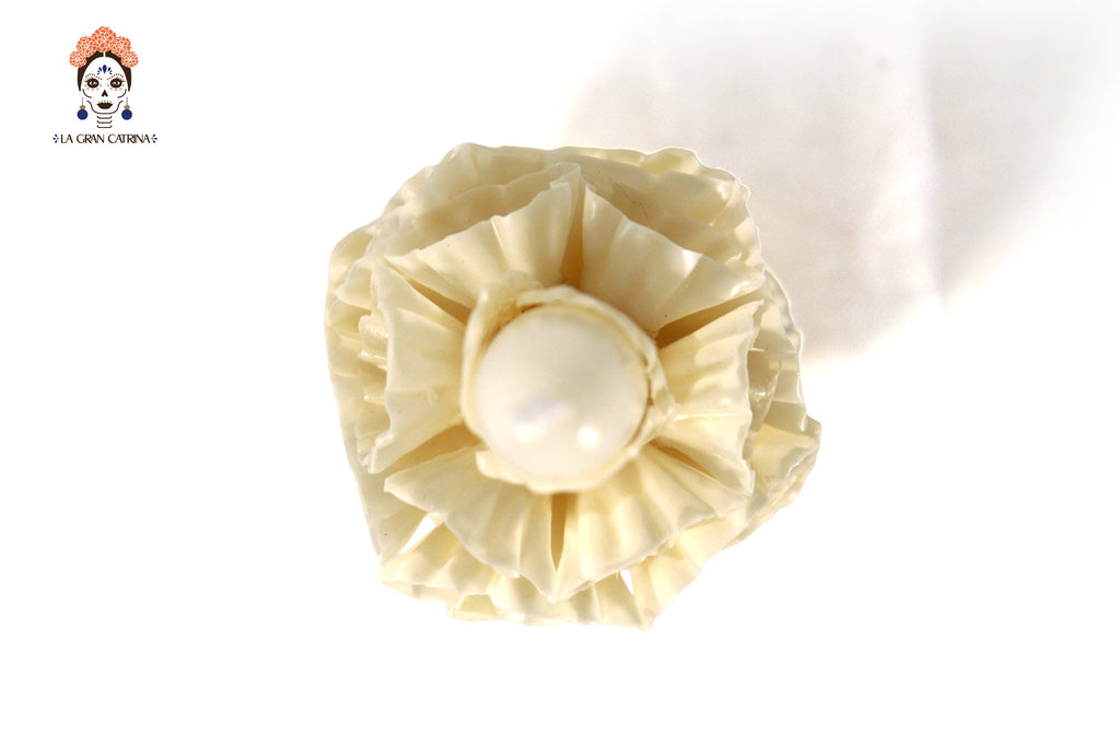 Sculpted Candle - Decorative Flowers Yellow - 11 in. Viviana