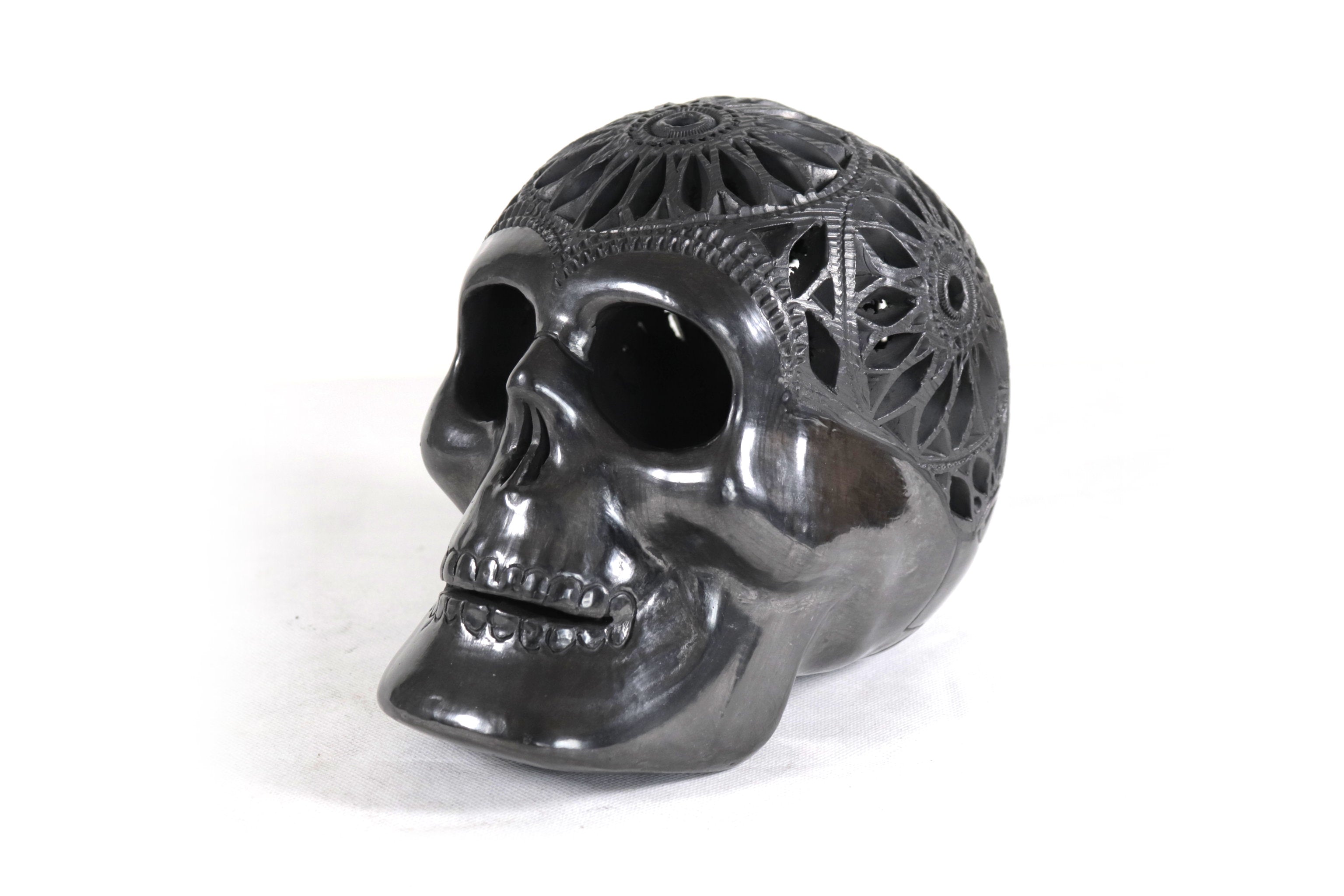 Black Clay Skull 7.1 in. Tere Oax