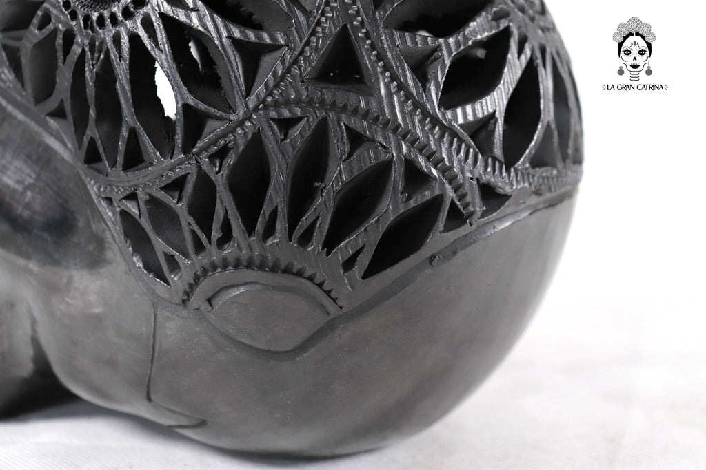 Black Clay Skull 7.1 in. Tere Oax