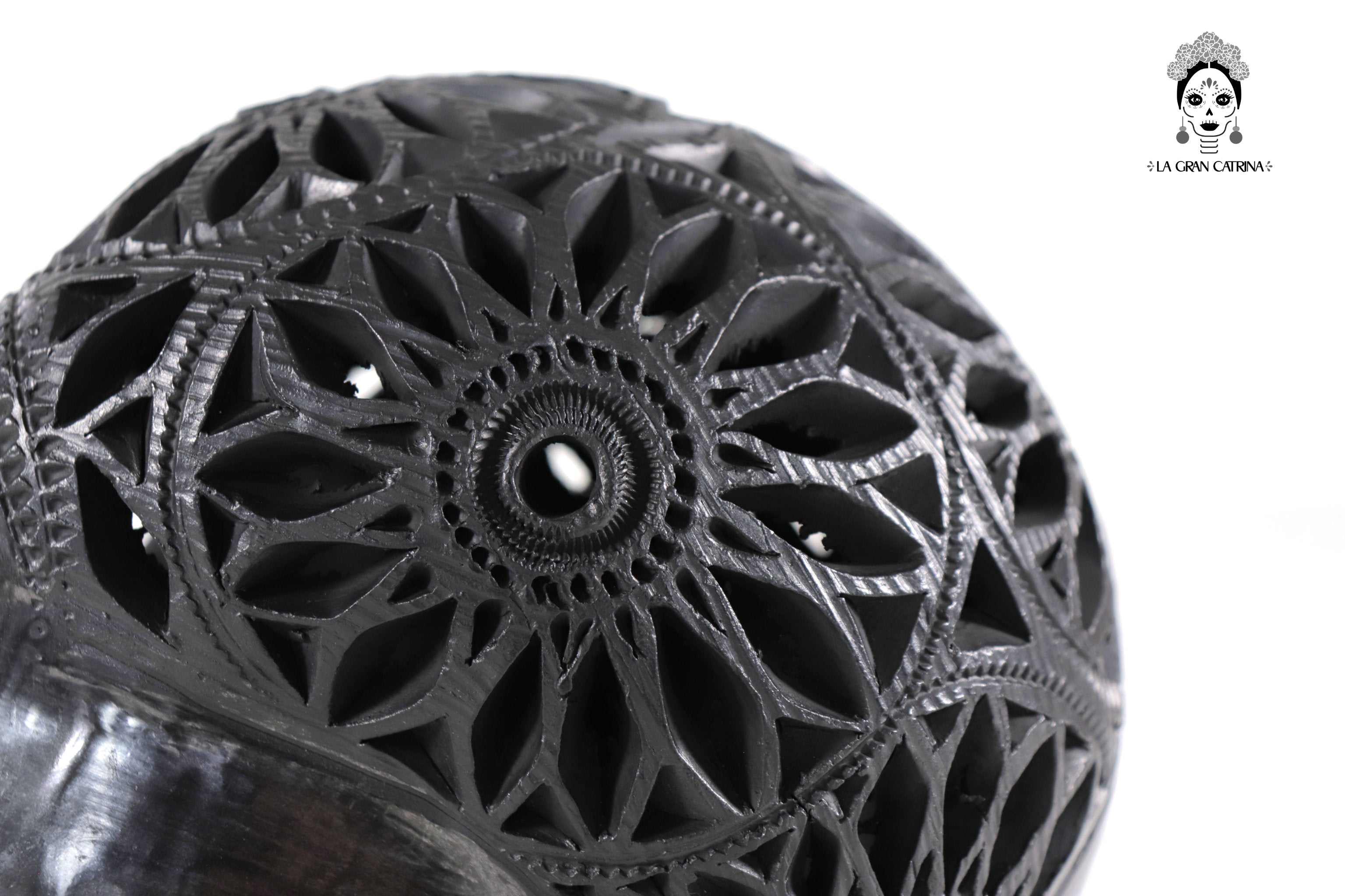 Black Clay Skull 7.1 in. Tere Oax