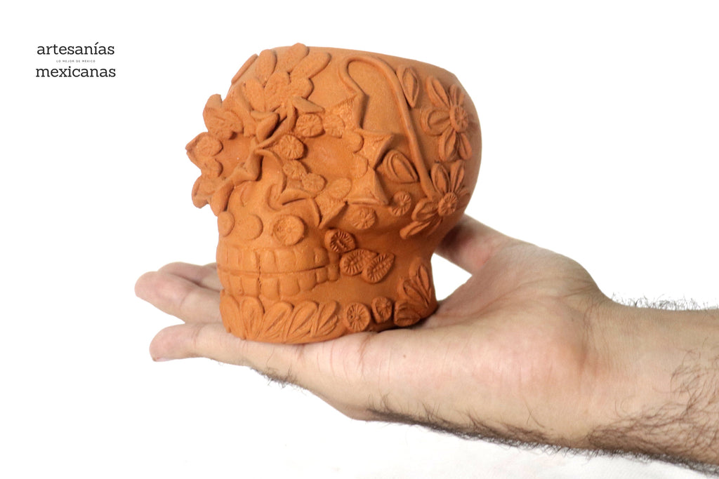 Planter Skull Natural Clay with Flowers Relieve - 3.9 in. Brenda Capula