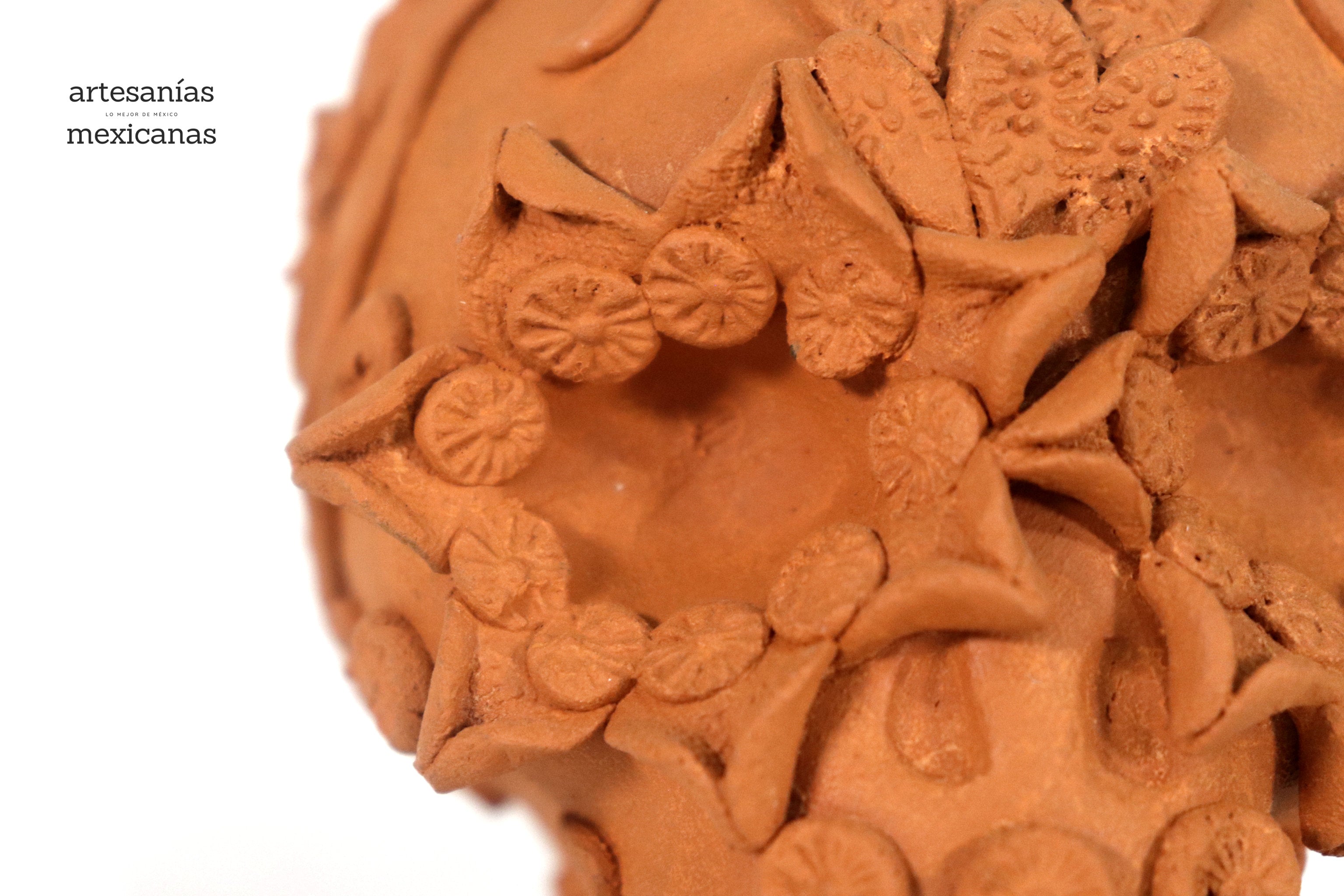 Planter Skull Natural Clay with Flowers Relieve - 3.9 in. Brenda Capula