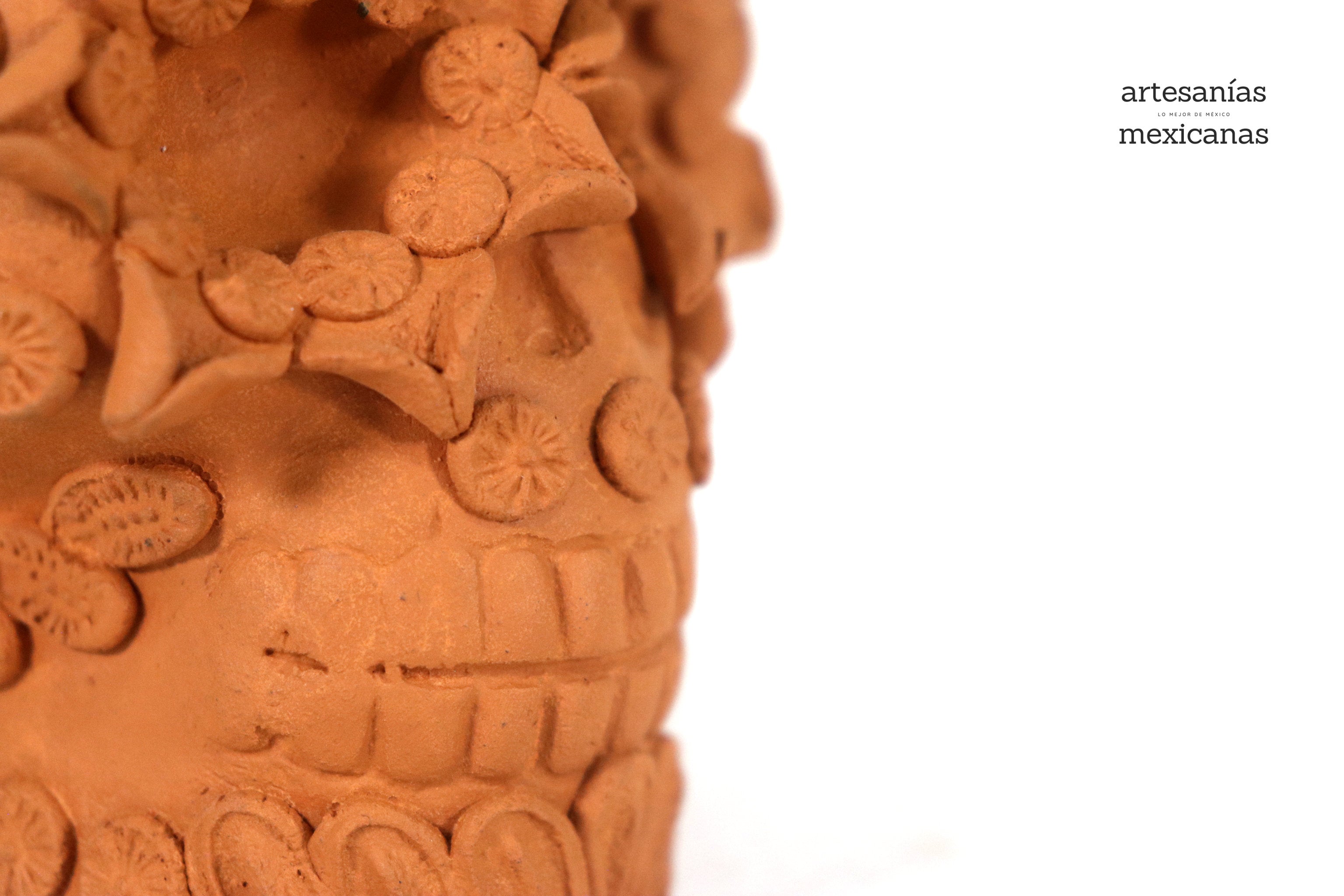 Planter Skull Natural Clay with Flowers Relieve - 3.9 in. Brenda Capula