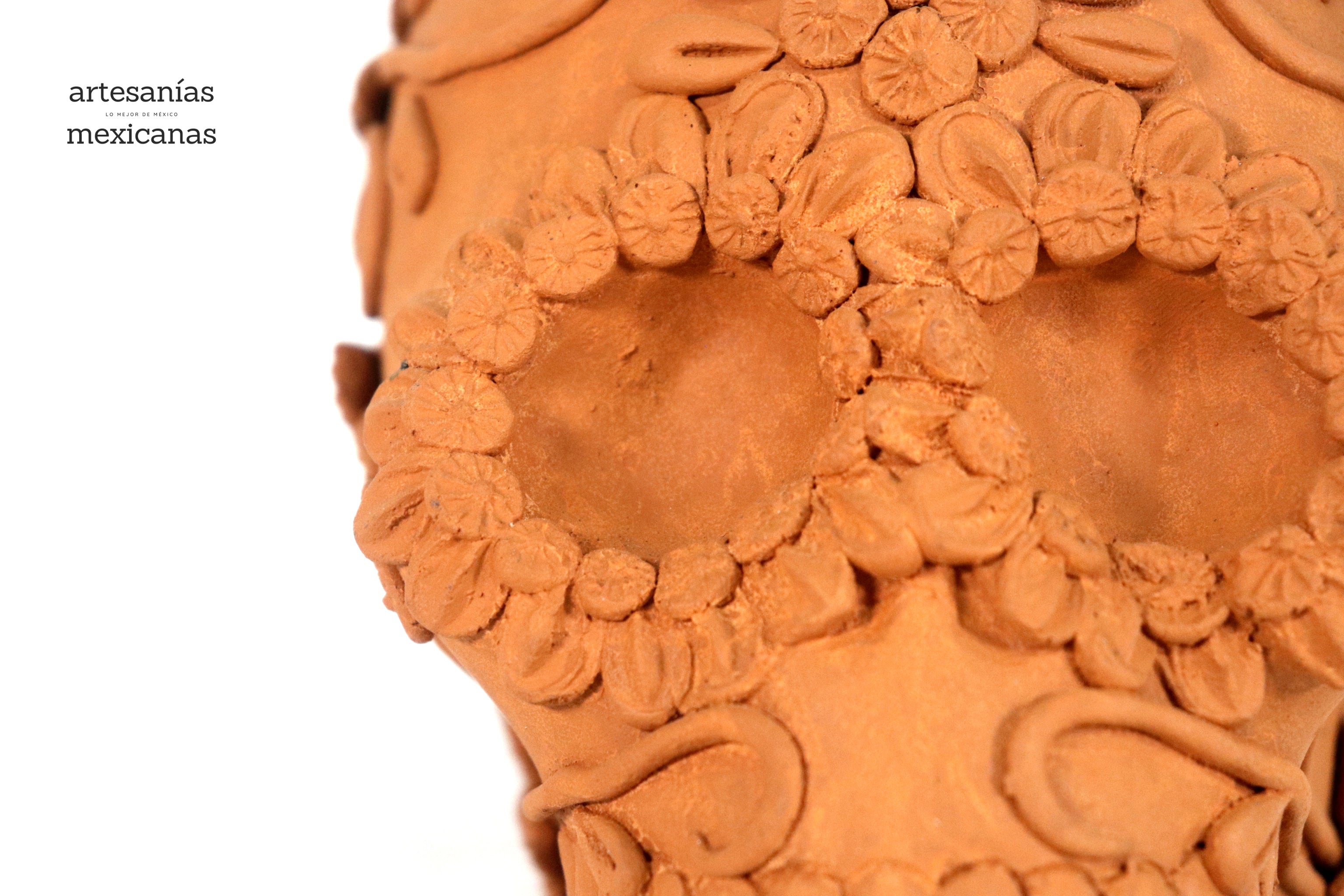Planter Skull Natural Clay with Flowers Relieve - 6.2 in. Brenda Capula