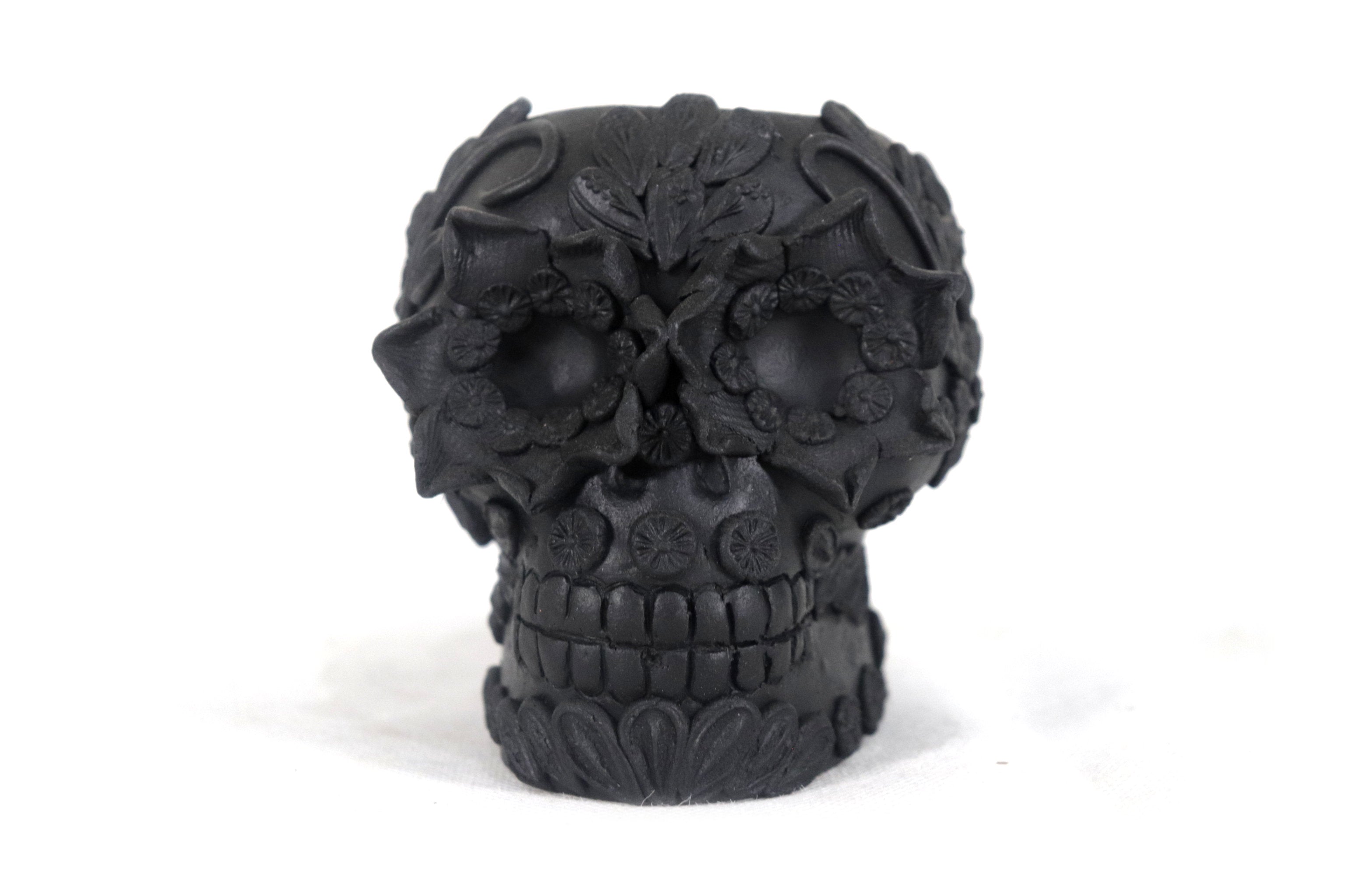Planter Skull Black Clay with Flowers Relieve - 3.9 in. Brenda Capula