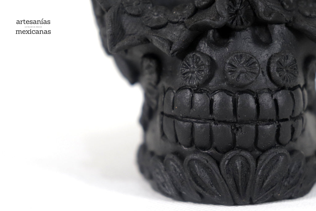 Planter Skull Black Clay with Flowers Relieve - 3.9 in. Brenda Capula