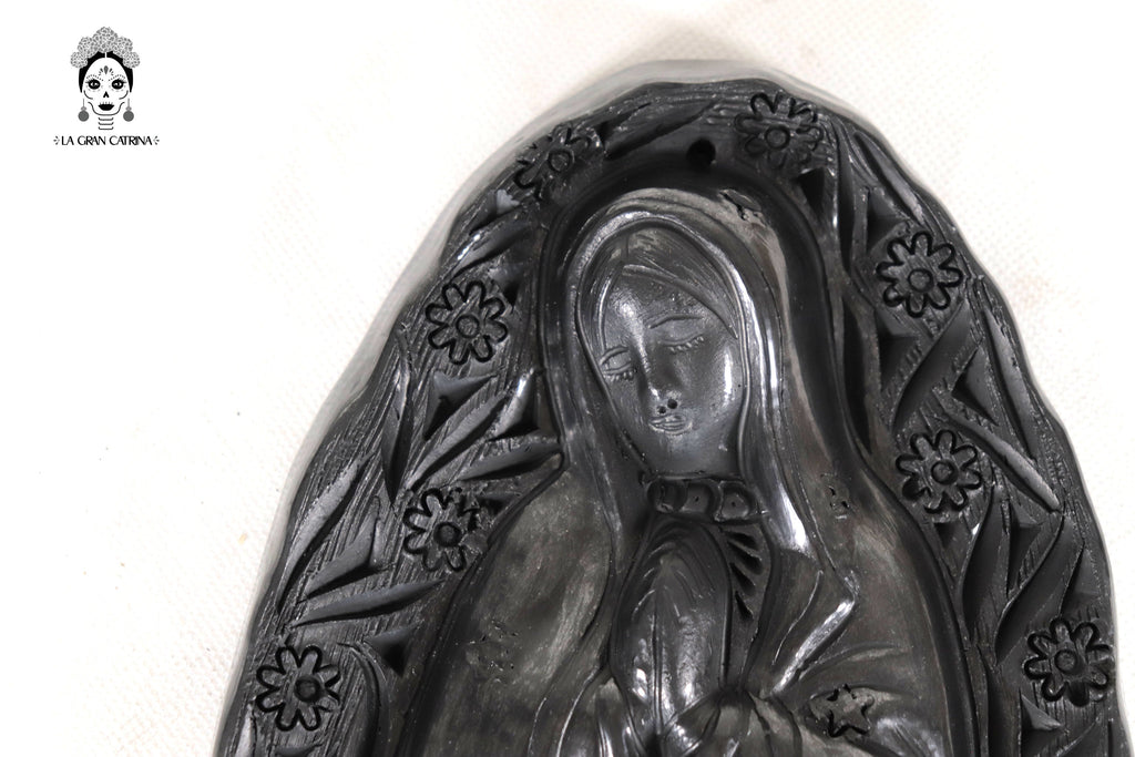 Virgin of Guadalupe en Black Clay 12.6 in. Tere Oax