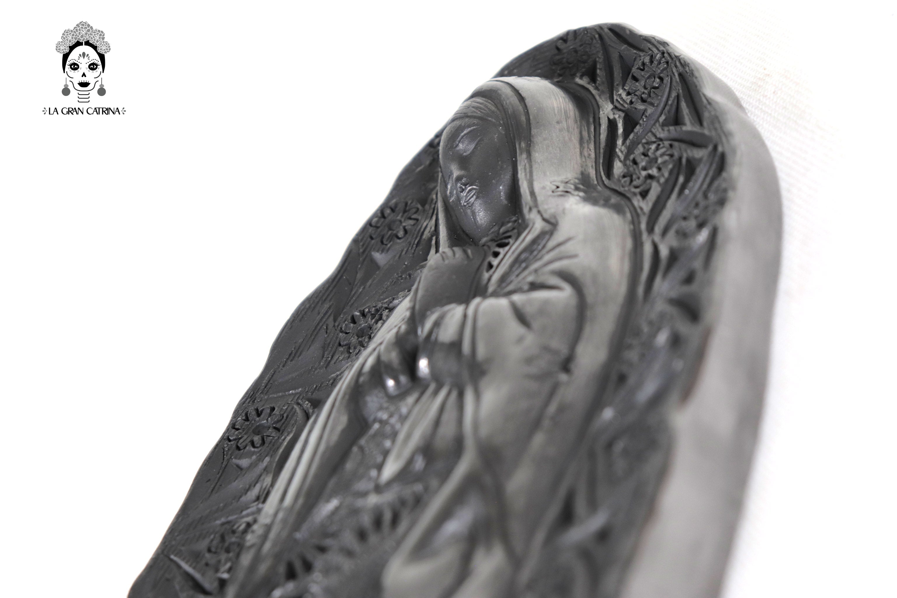 Virgin of Guadalupe en Black Clay 12.6 in. Tere Oax