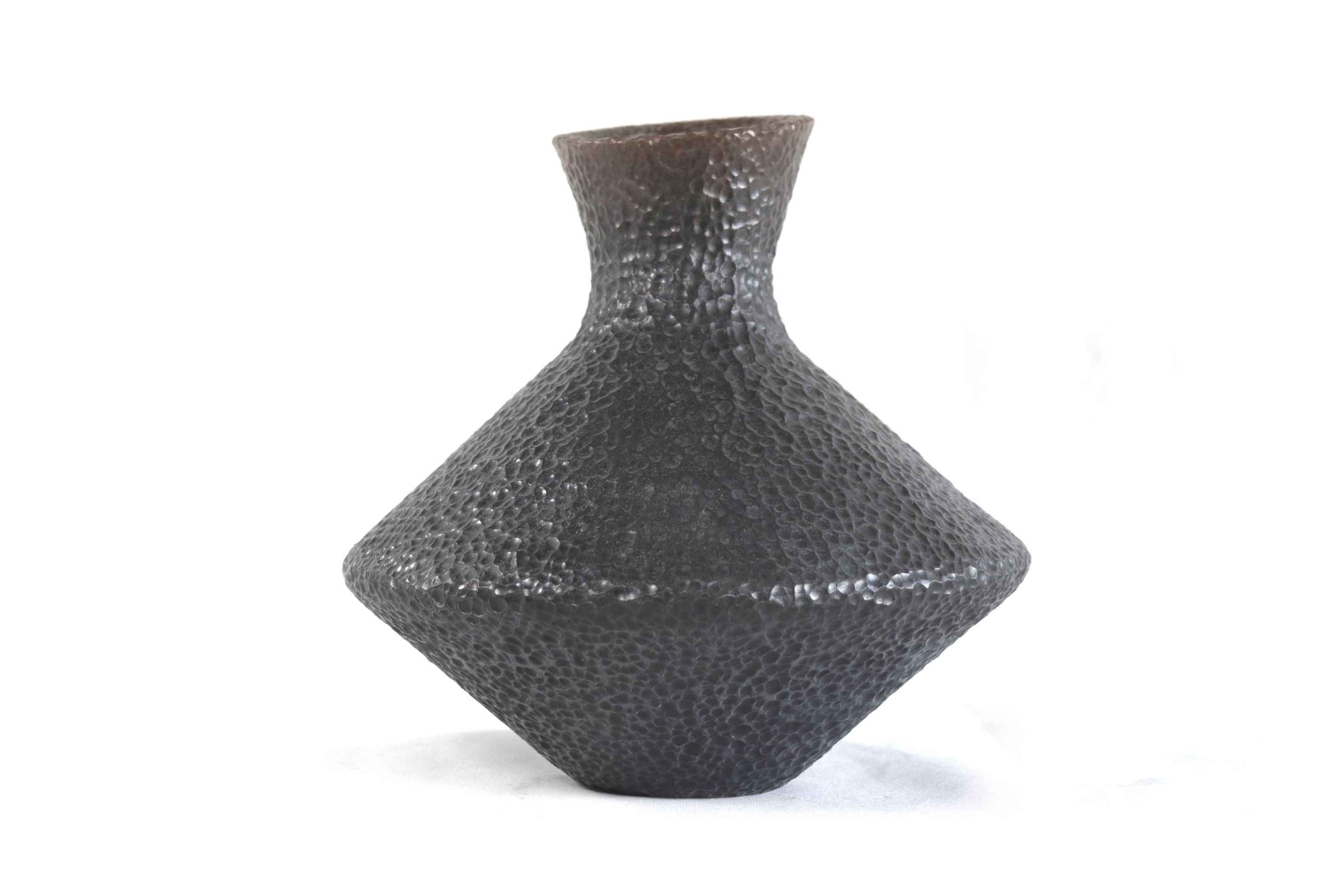 Vase moderno Clay martillado black - 10 in. Trejo