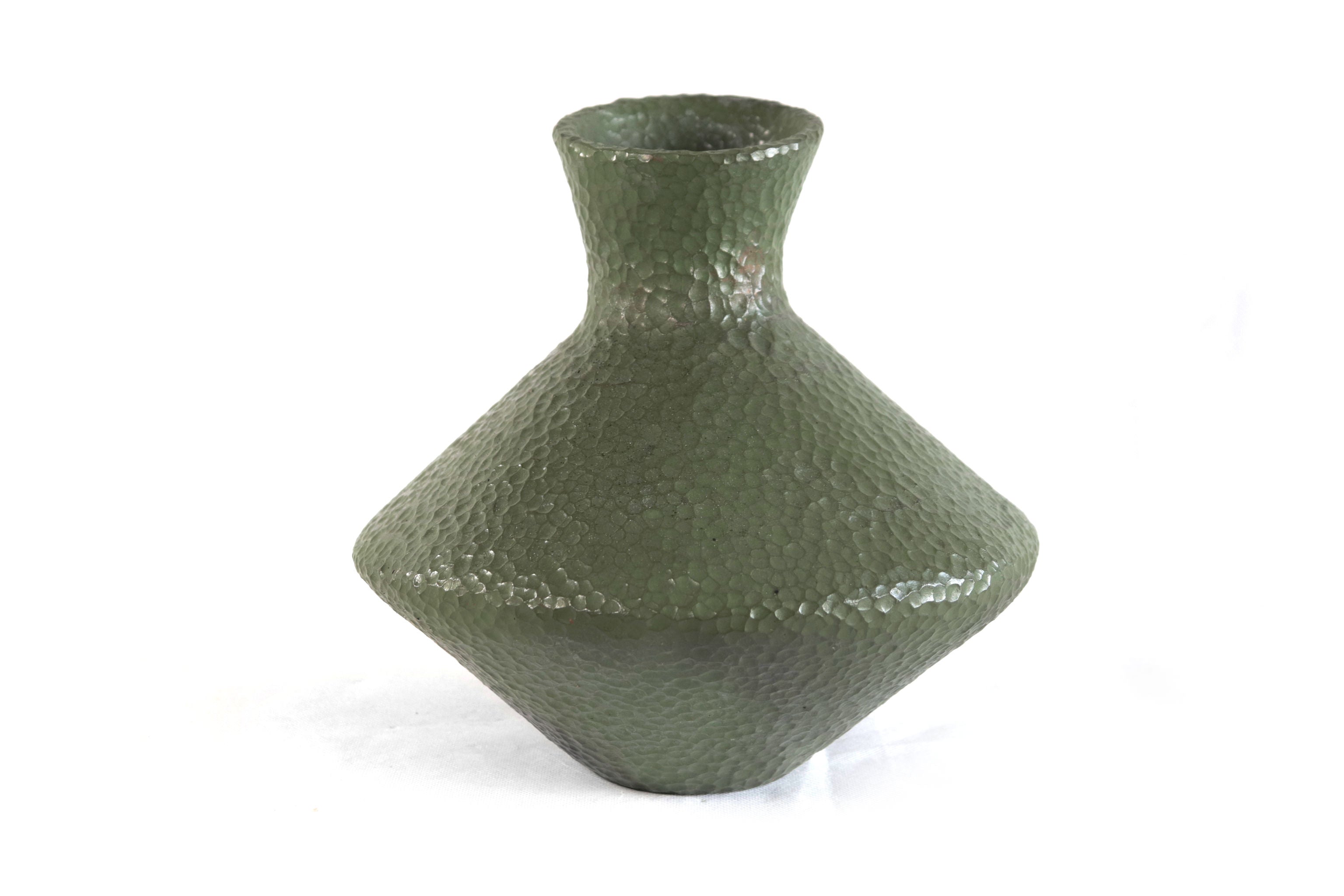 Vase moderno Clay martillado green - 10 in. Trejo