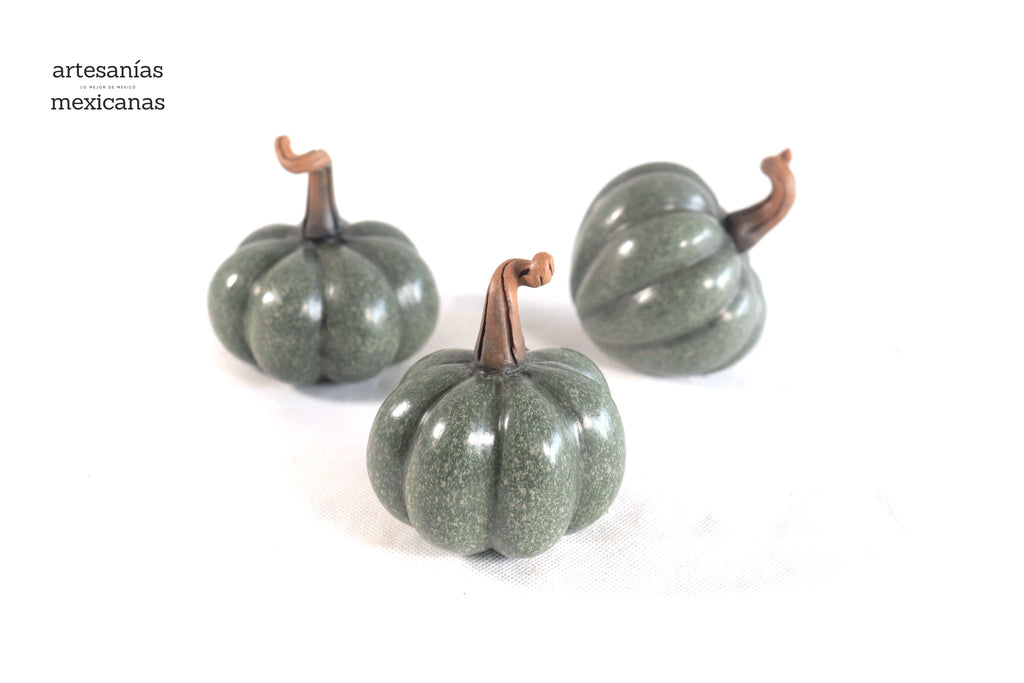 Set of 3 Pumpkins small green grayish Trejo