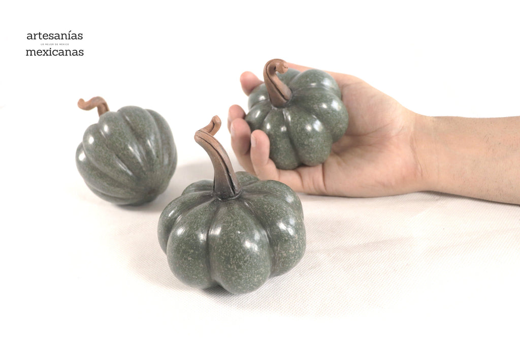 Set of 3 Pumpkins small green grayish Trejo