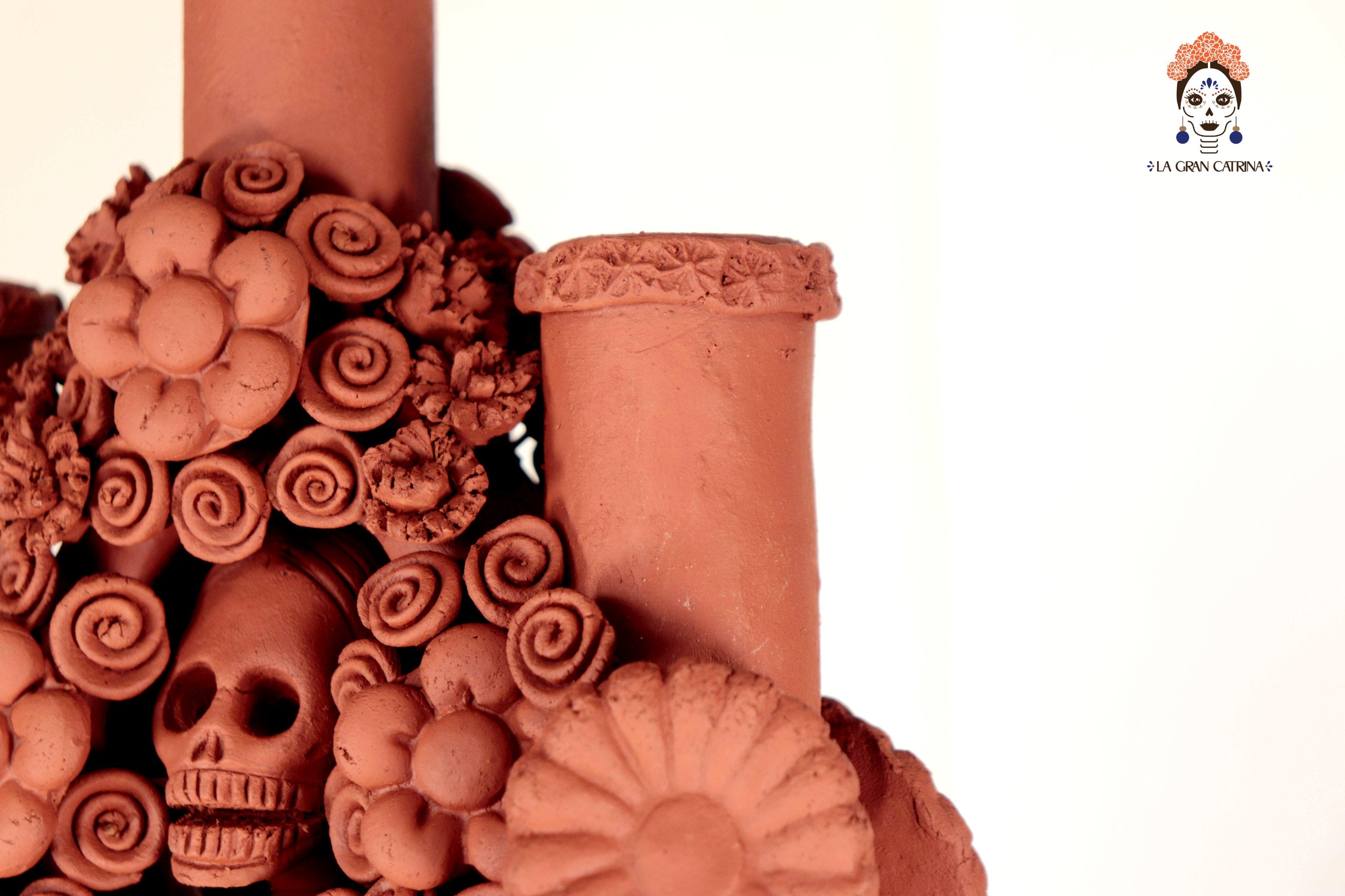 Candleholder Tallr Skull Floral Natural Clay - 24.4 in. Manuel Avalos