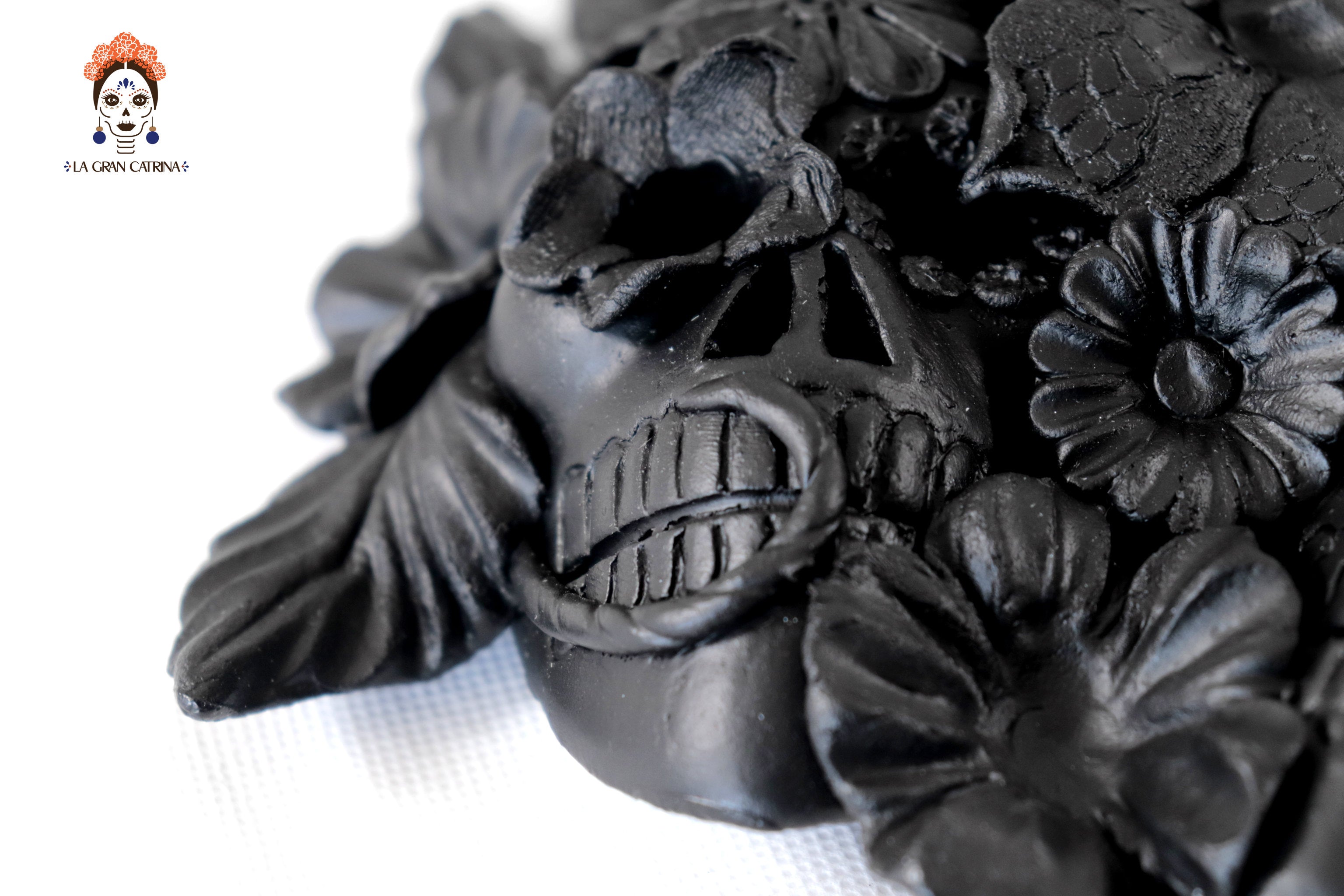 Skulls Blacks with Flowers I - 7.8 in. Brenda Capula