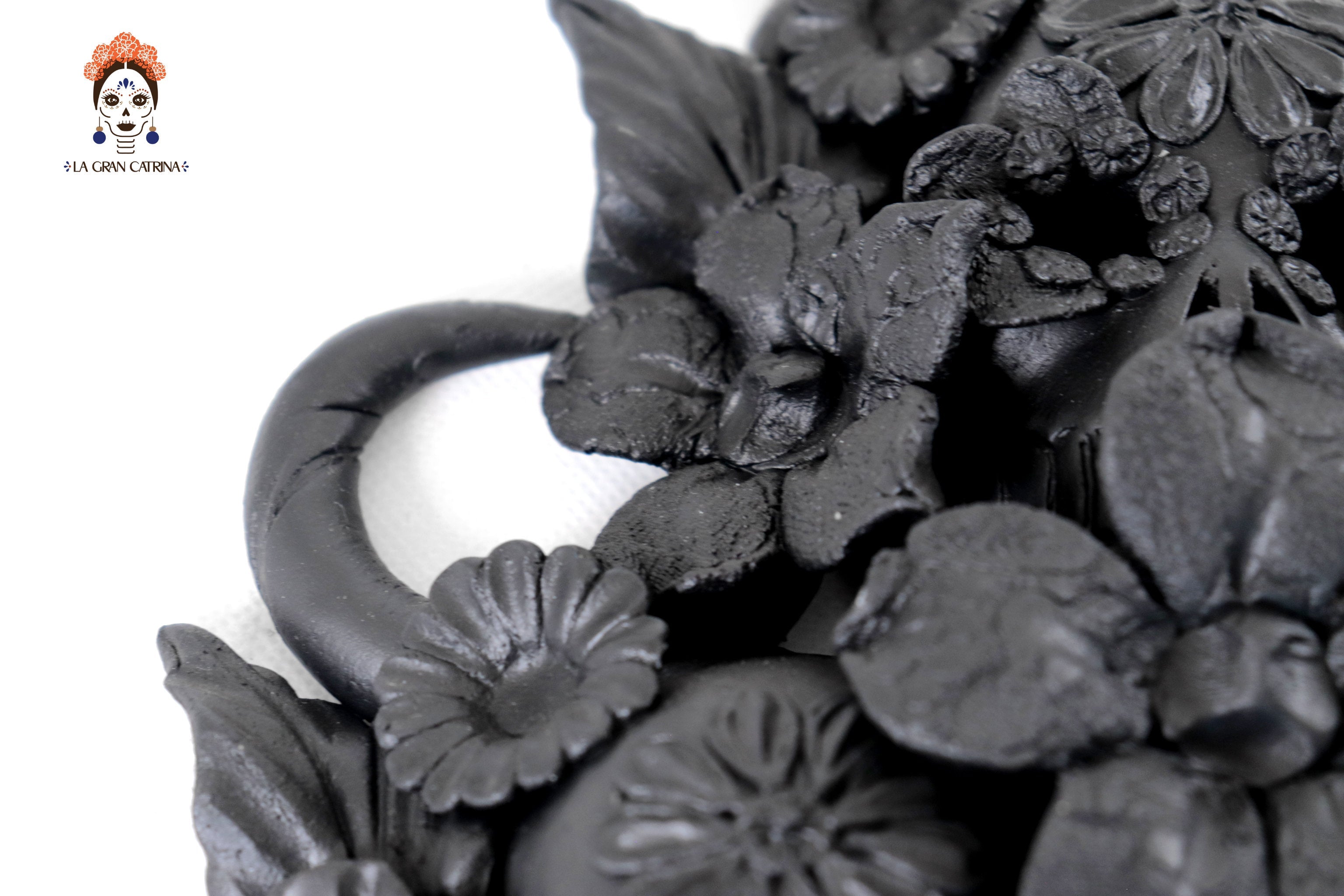 Skulls Blacks with Flowers I - 7.8 in. Brenda Capula