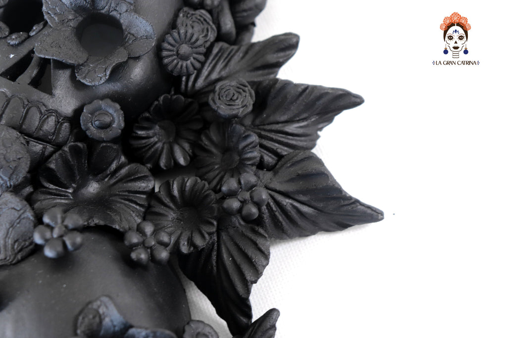 Skulls Blacks with Flowers - 9.4 in. Brenda Capula