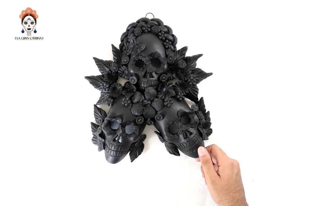Skulls Blacks with Flowers - 9.4 in. Brenda Capula