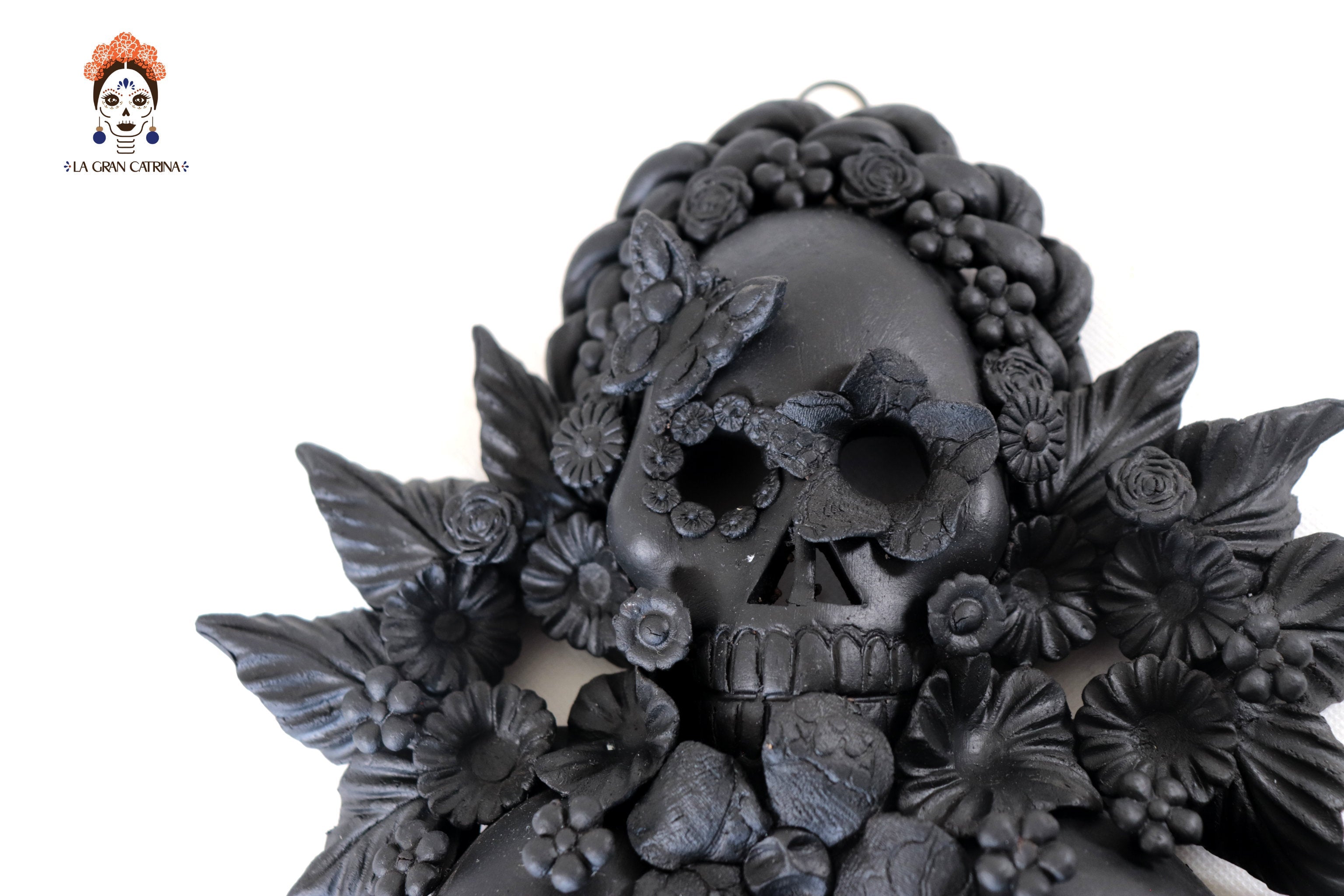 Skulls Blacks with Flowers - 9.4 in. Brenda Capula