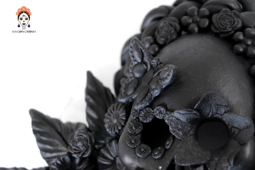 Skulls Blacks with Flowers - 9.4 in. Brenda Capula
