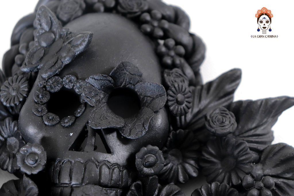 Skulls Blacks with Flowers - 9.4 in. Brenda Capula