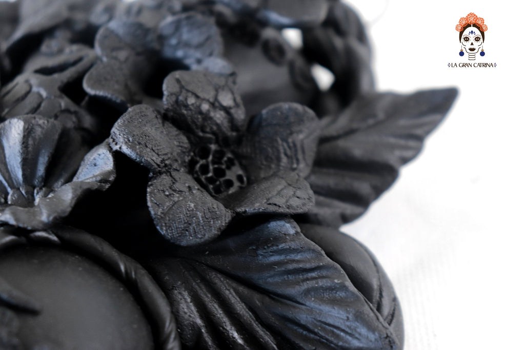 Skulls Blacks with Flowers II - 7.8 in. Brenda Capula