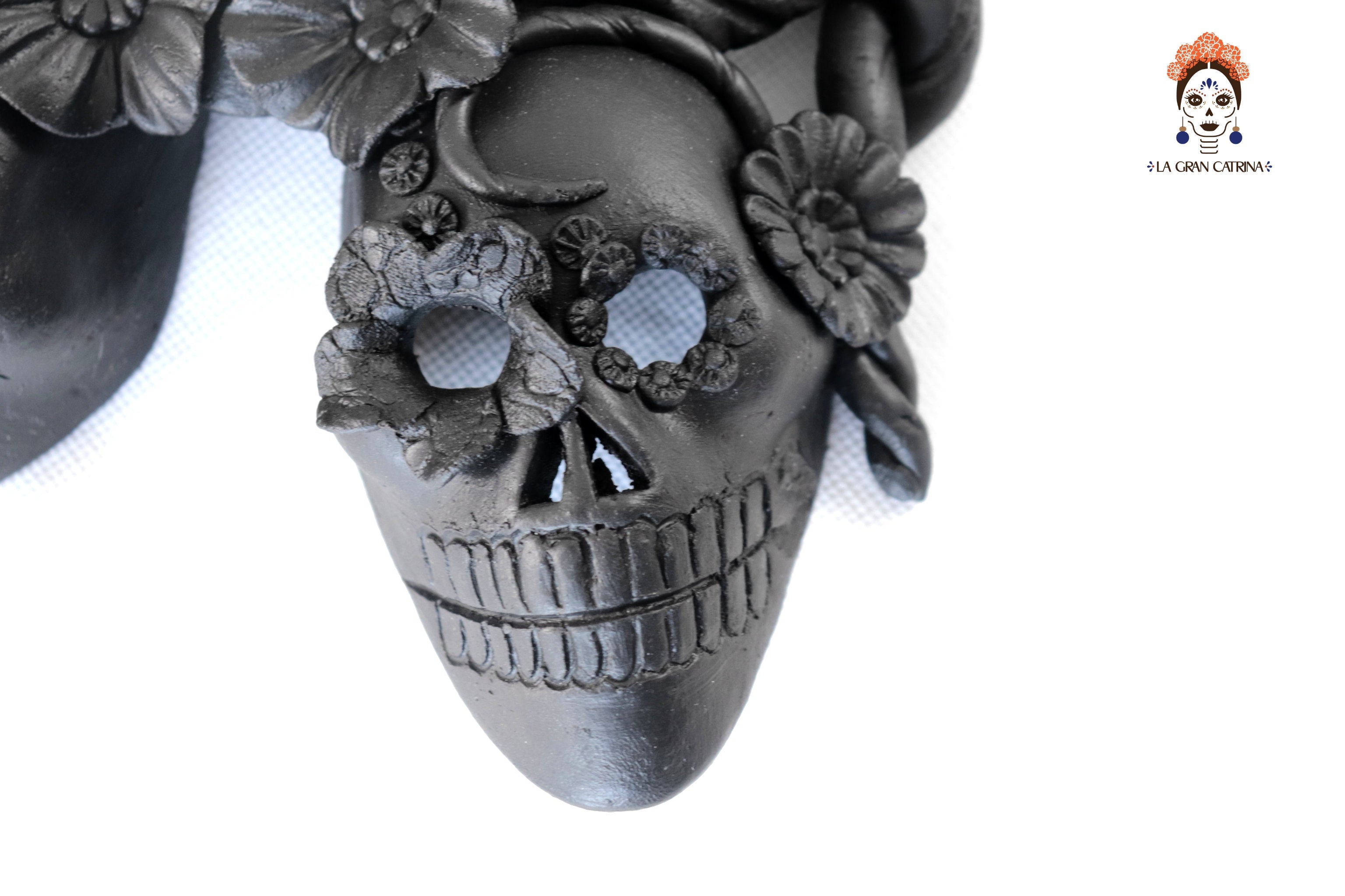 Skulls Blacks with Flowers II - 7.8 in. Brenda Capula
