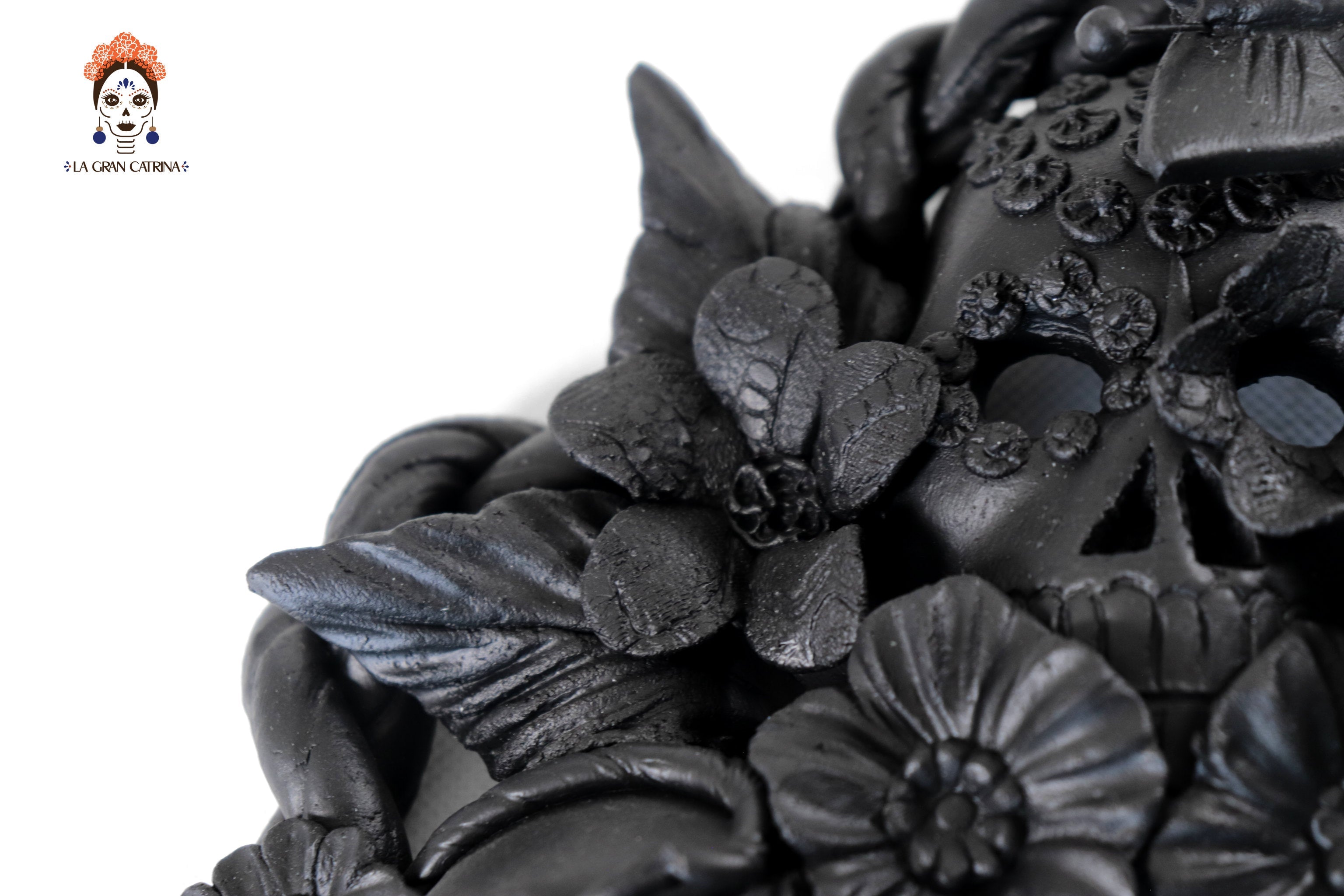 Skulls Blacks with Flowers II - 7.8 in. Brenda Capula