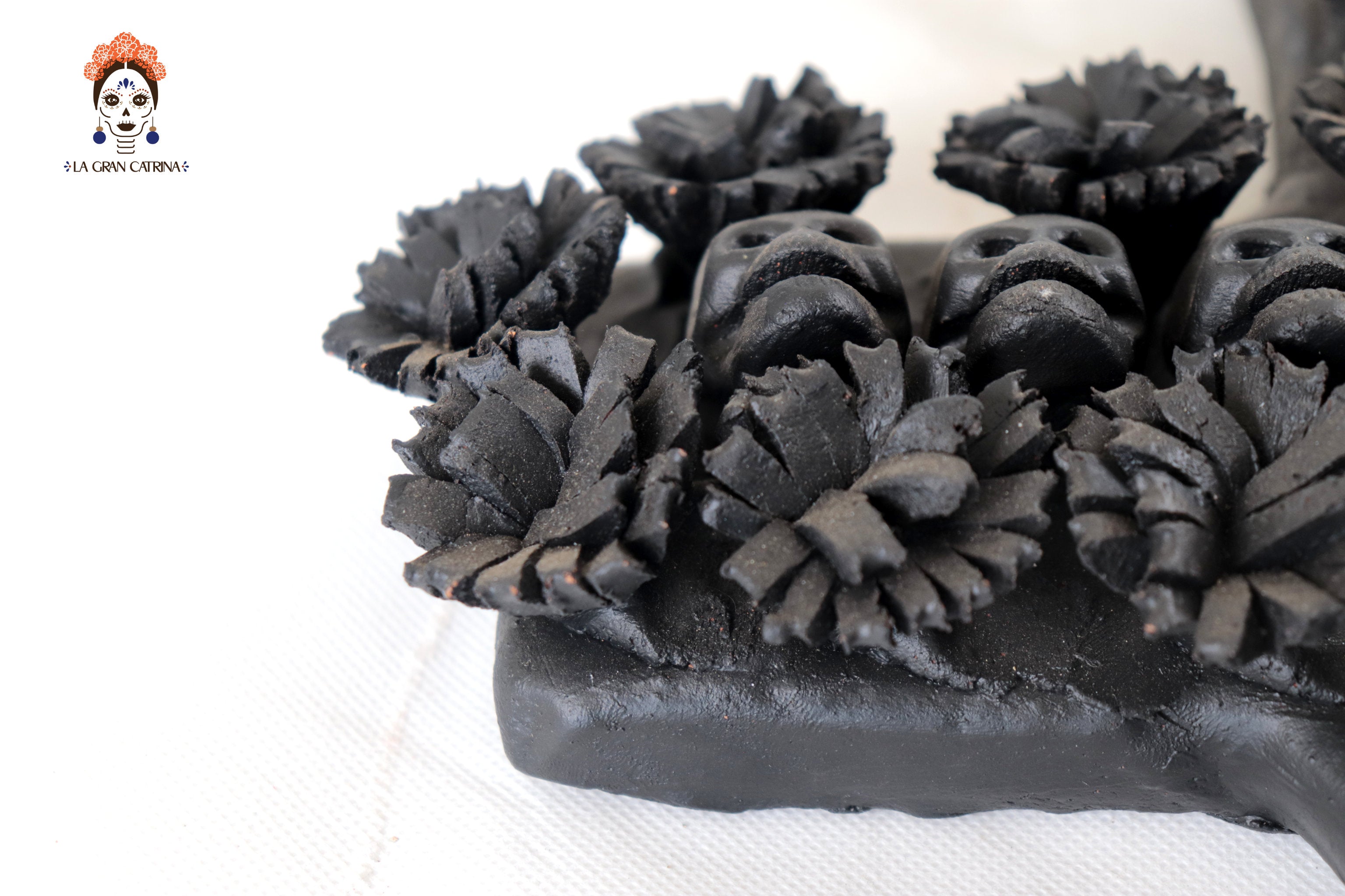 Cross Day of the Dead GranClay Black - 15.7 in. Lizbeth Cruces