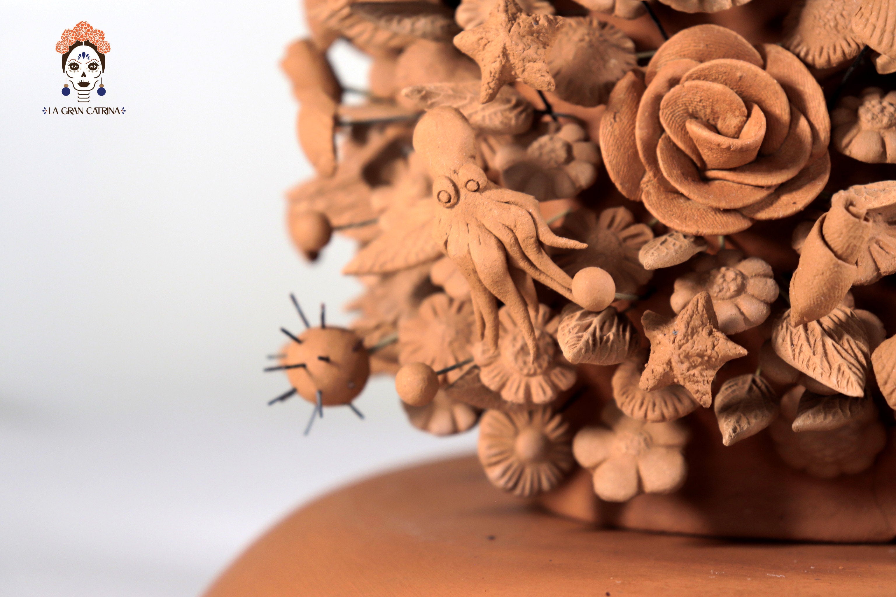 La Tlanchana of natural clay - 11.8 in. Cecilio