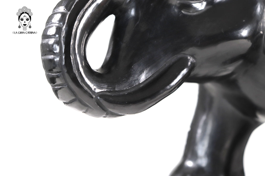 Elefante of Black Clay - 15.7 in. Tere Oax