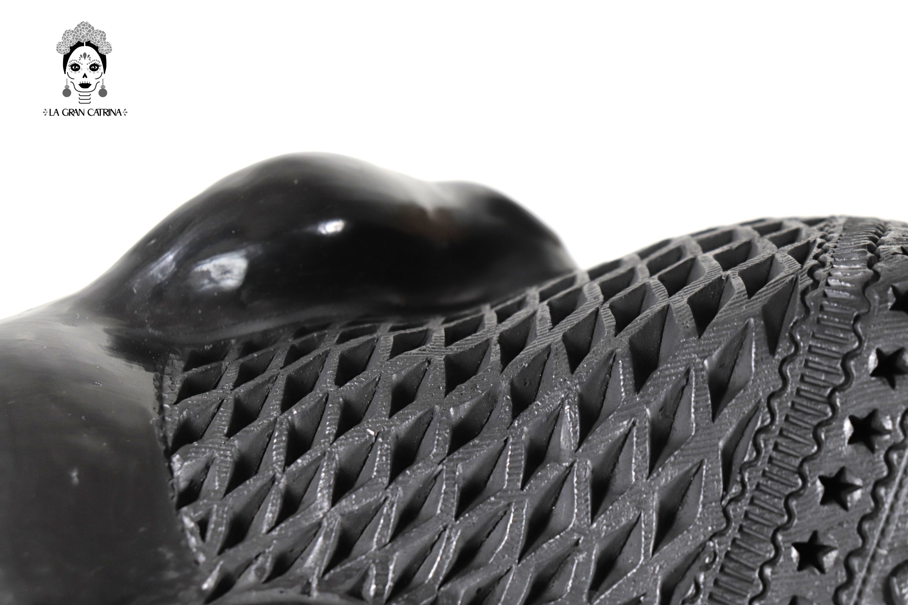 Elefante of Black Clay - 15.7 in. Tere Oax