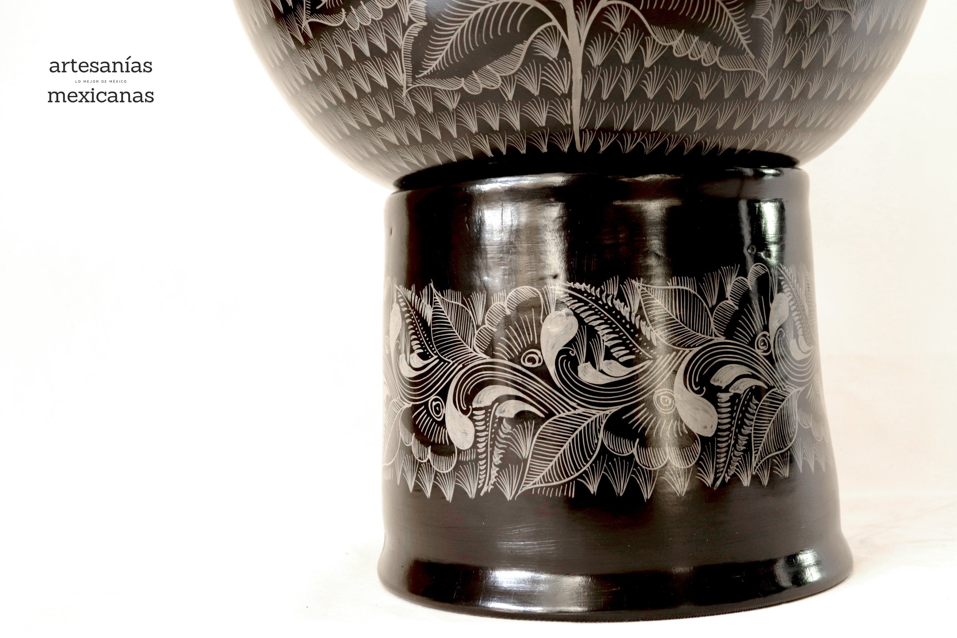 Torre of Pots - Cerámica handcrafted of Huancito - 67.5 in. Huancito