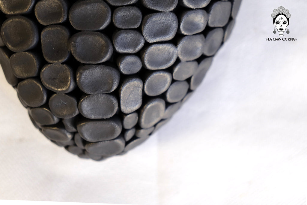 Corn Heart Matte - San Bartolo Black Clay 7.8 in. Tierra Lumbre