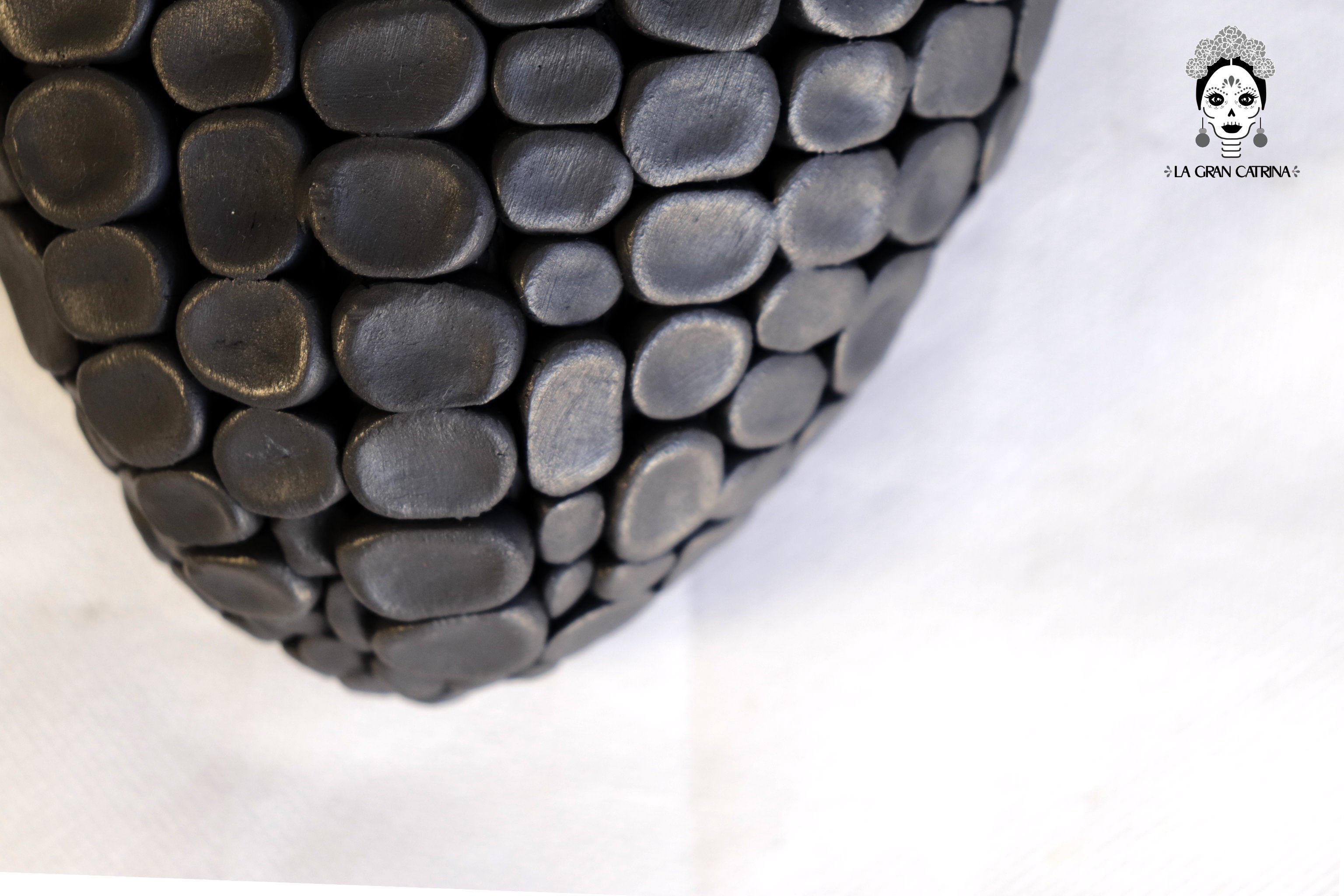 Corn Heart Matte - San Bartolo Black Clay 7.8 in. Tierra Lumbre