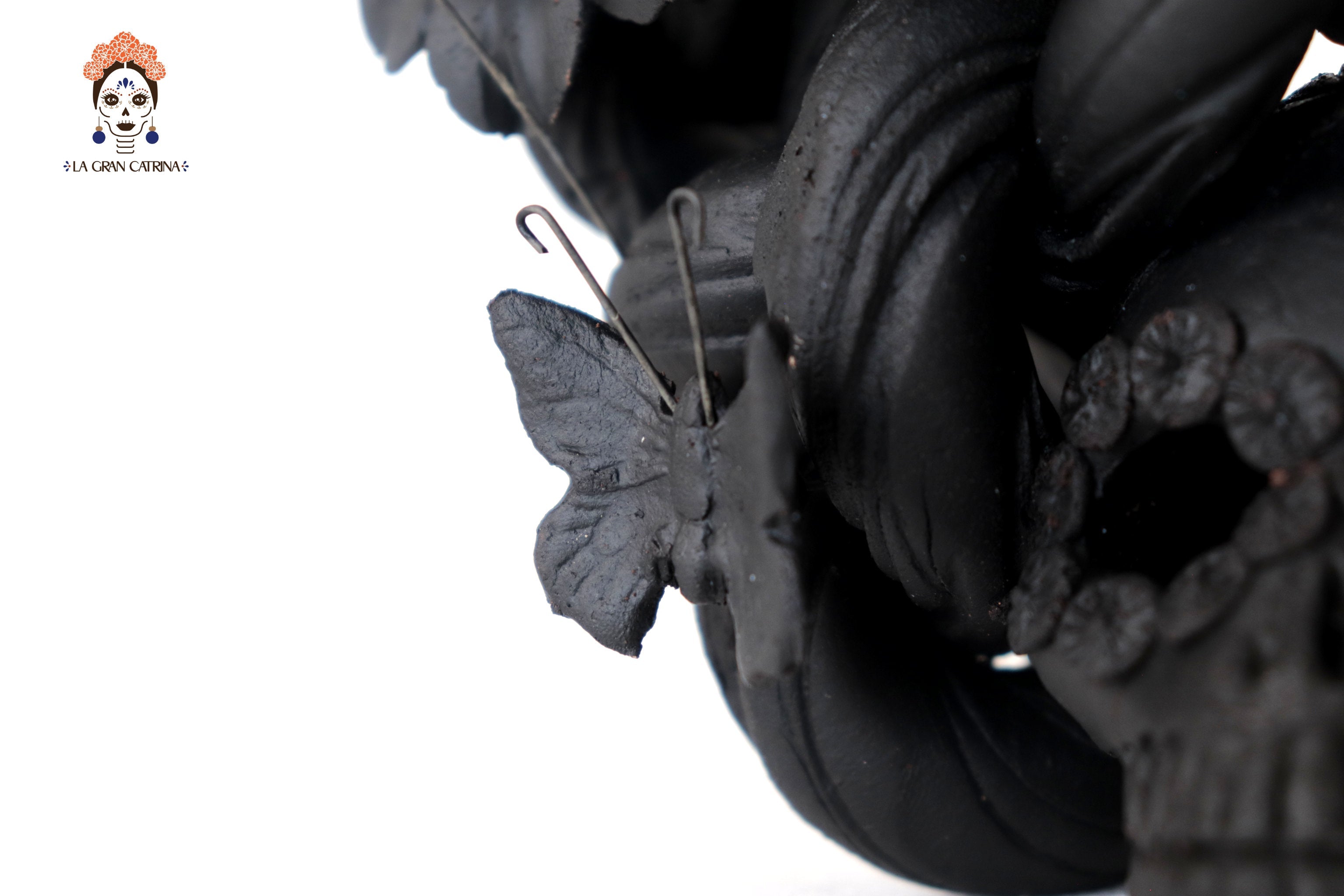 Skull black with Butterflies and Pumpkins - 5.7 in. Yuliana Capula