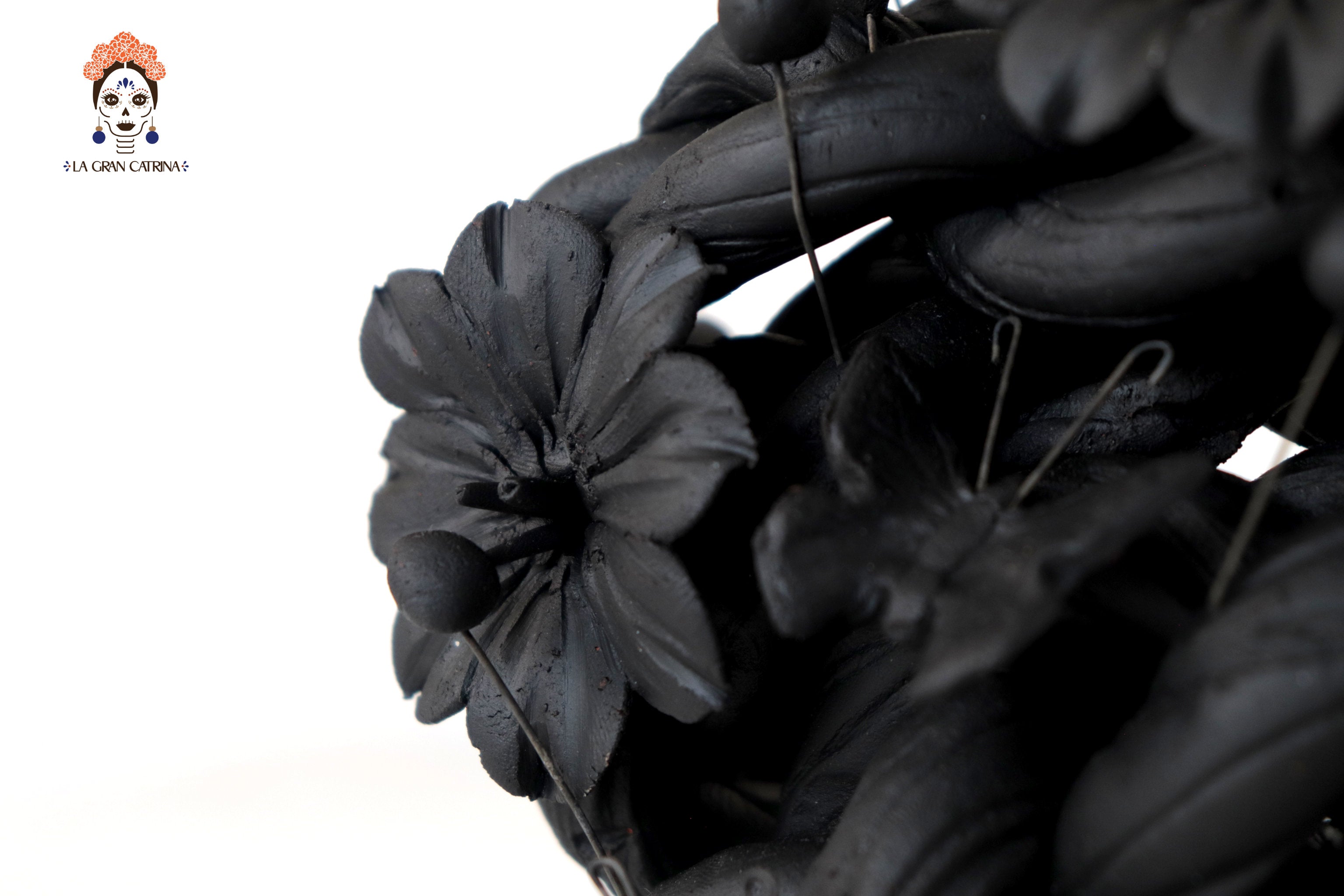 Skull black with Butterflies and Pumpkins - 5.7 in. Yuliana Capula