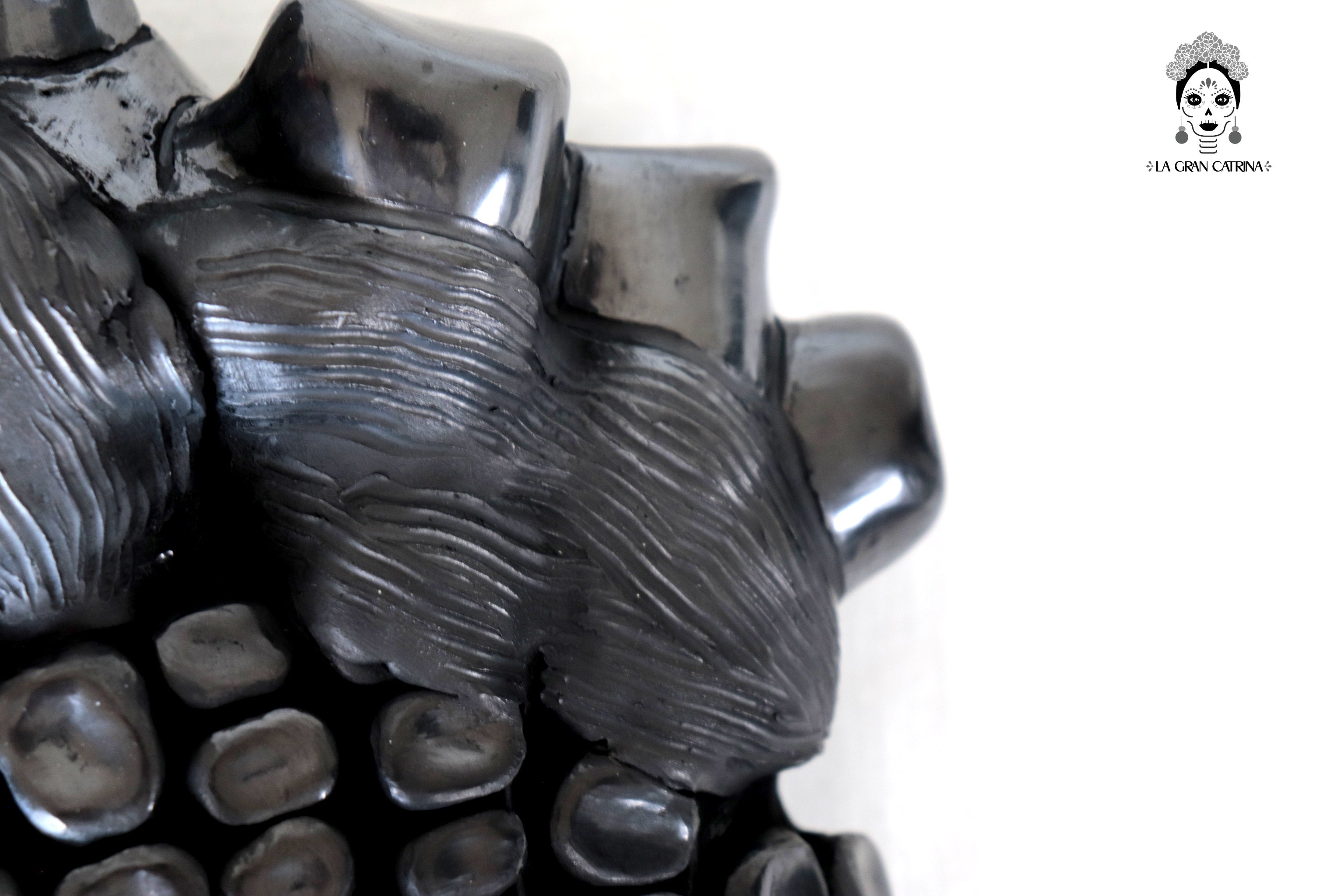 Heart of San Bartolo Black Clay 11.8 in. Tierra Lumbre