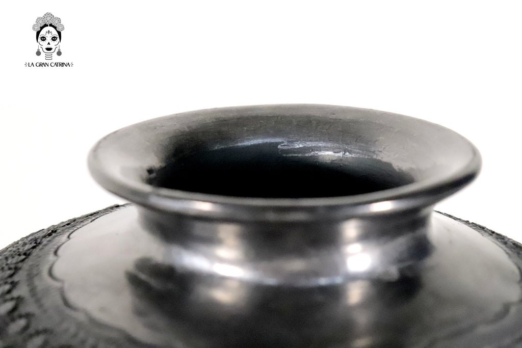 Black Clay Nigua Vase 11.8 in. Tere Oax